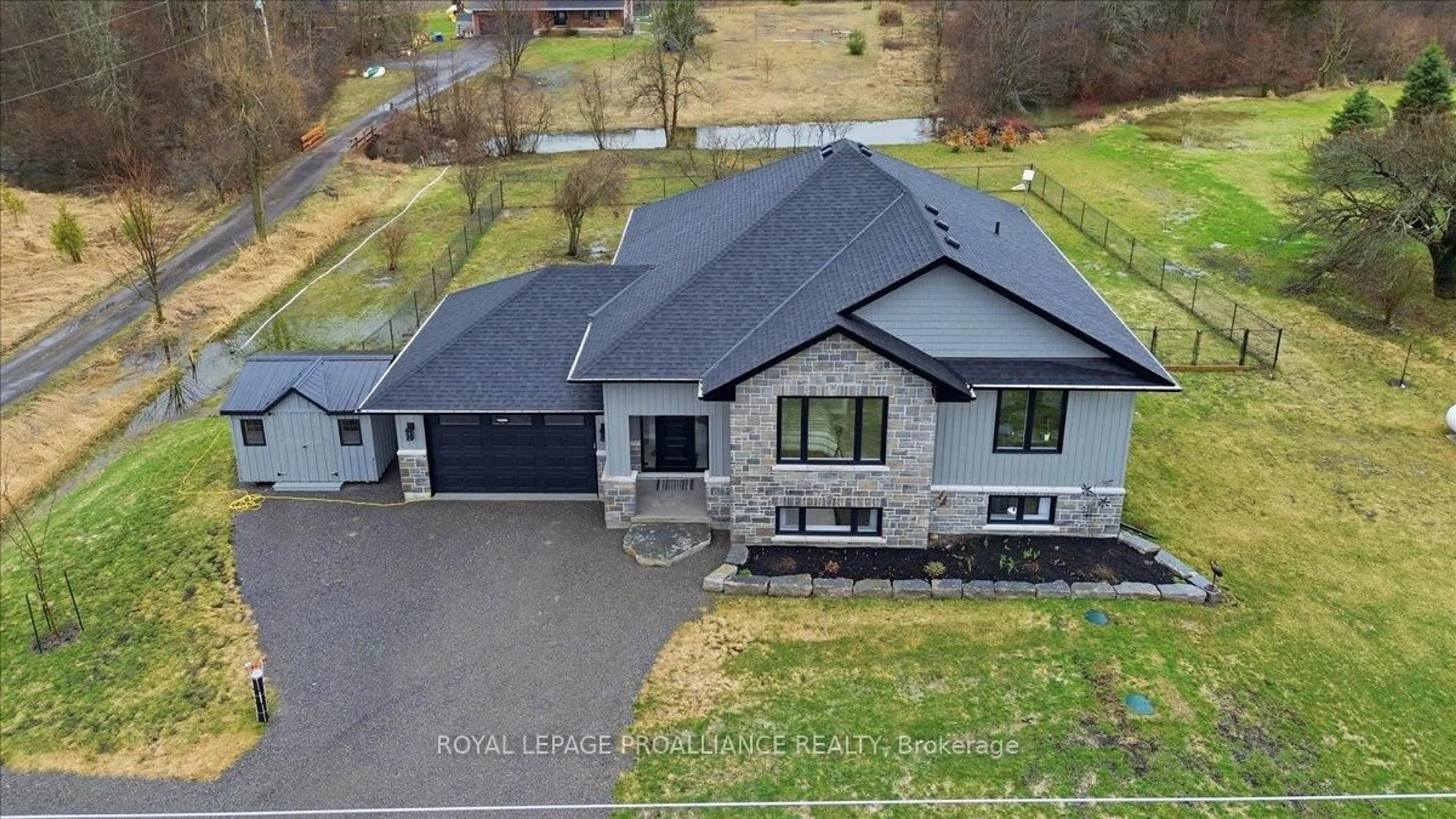 A pic from outside/outdoor area/front of a property/back of a property/a pic from drone, building for 564 Willett Rd, Belleville Ontario K0K 2Y0