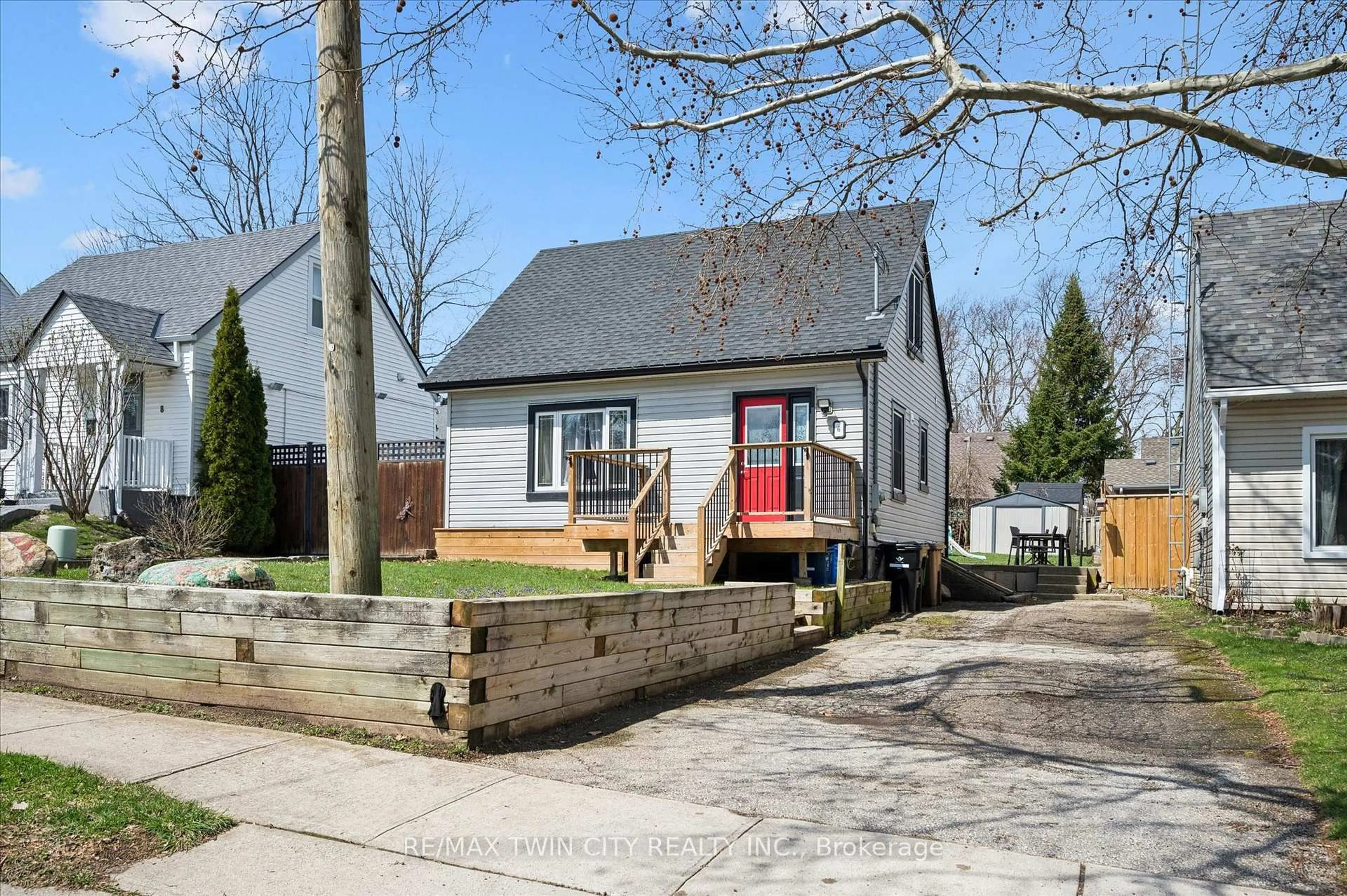 Unknown for 6 2 Ave, Cambridge Ontario N1S 2B8