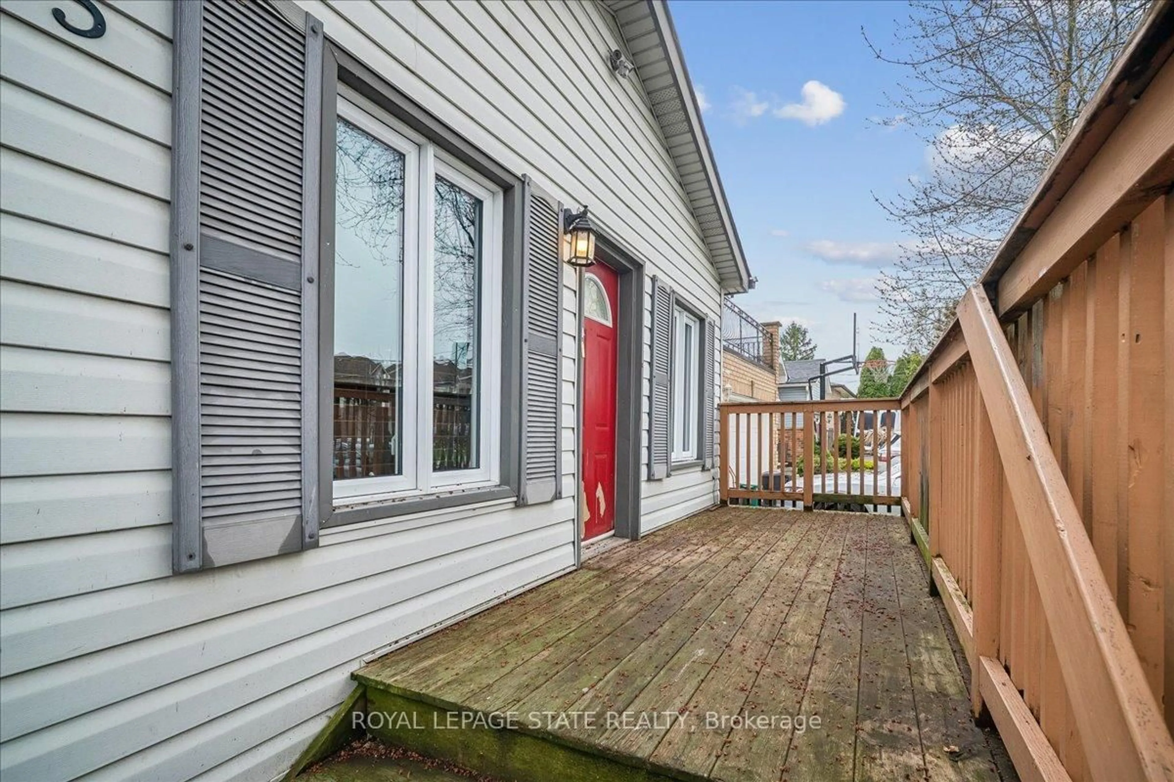 Patio, street for 5 Herbert Crt, Hamilton Ontario L8E 5A7