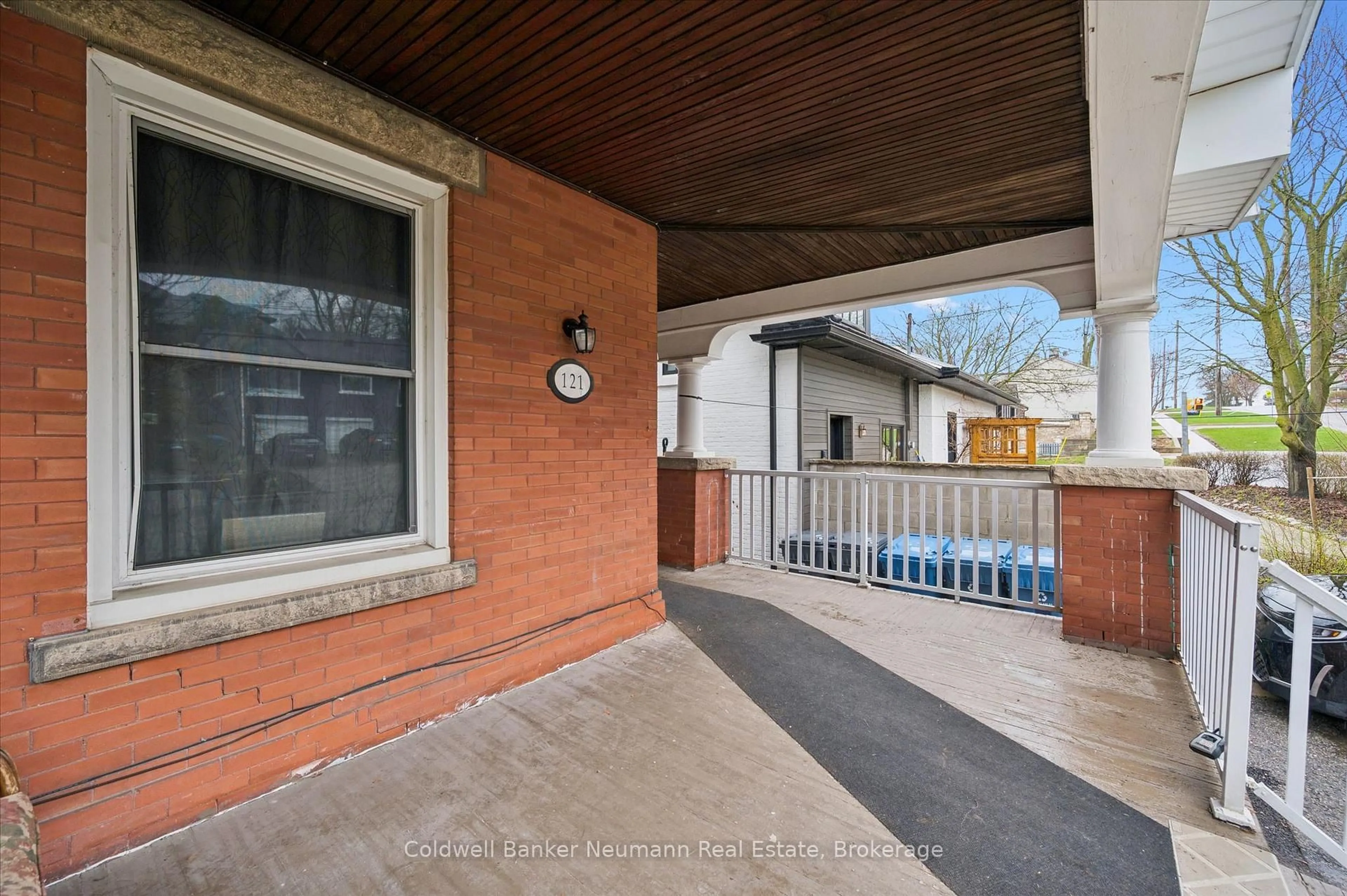 Patio, street for 121 Dublin St, Guelph Ontario N1H 4N5