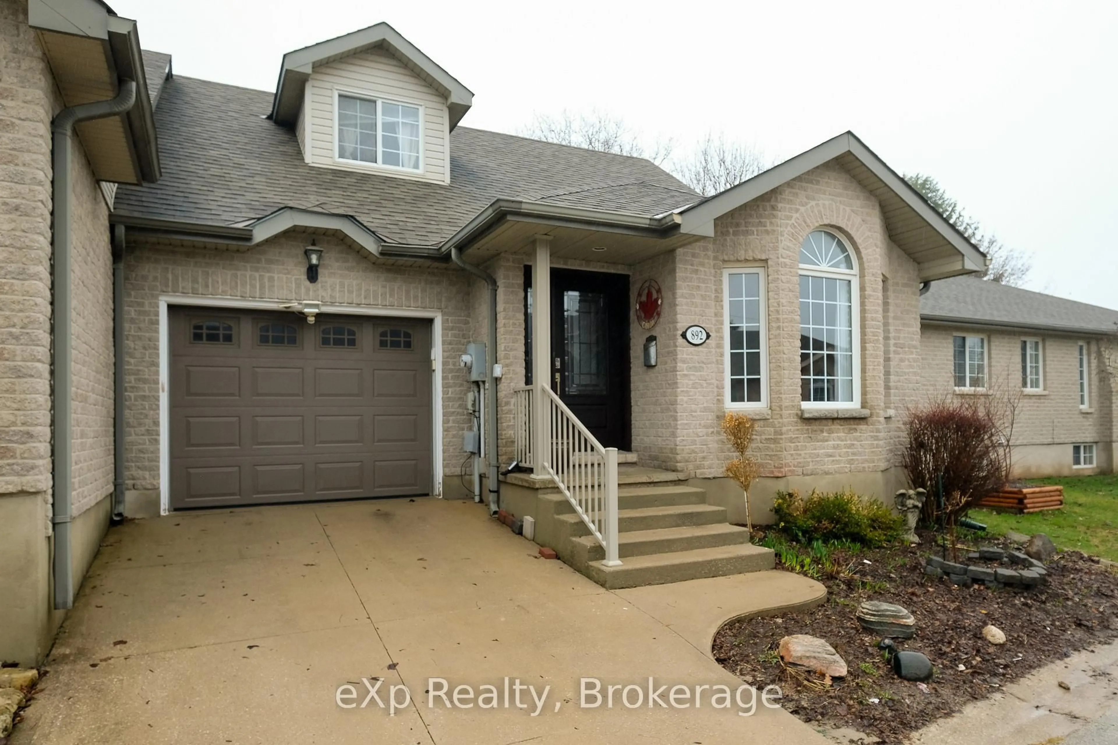 Home with brick exterior material, street for 892 9th Avenue A, Owen Sound Ontario N4K 6Y6