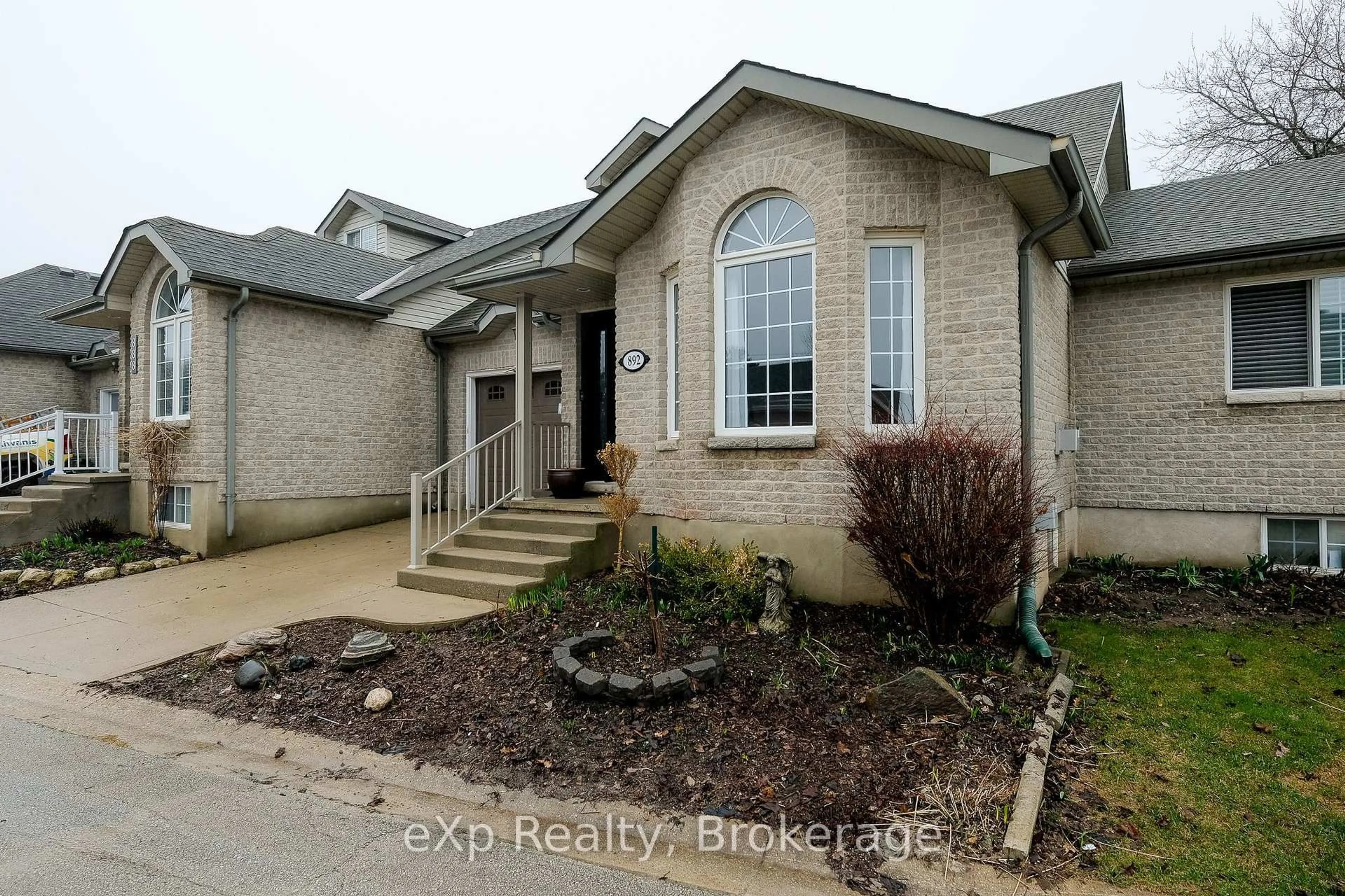 Home with brick exterior material, street for 892 9th Avenue A, Owen Sound Ontario N4K 6Y6