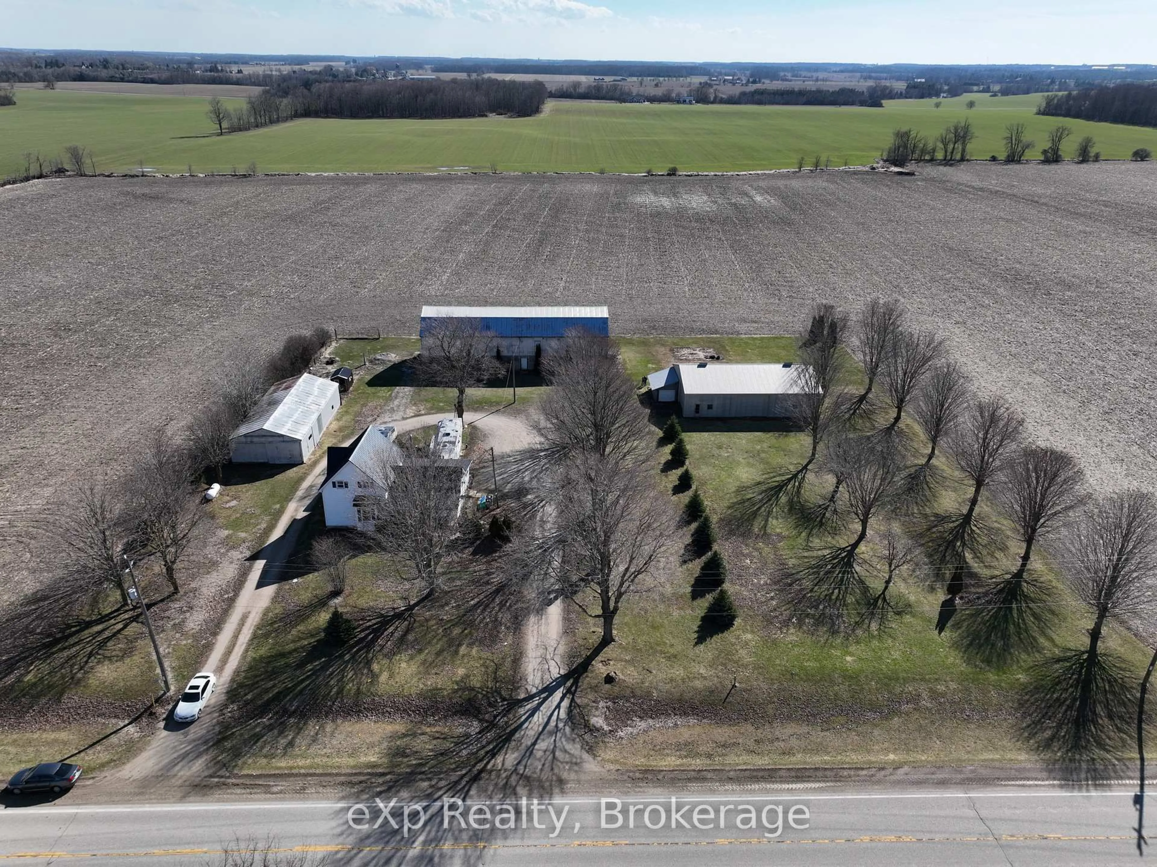 A pic from outside/outdoor area/front of a property/back of a property/a pic from drone, building for 43645 NEWRY Rd, Huron East Ontario N0G 1H0