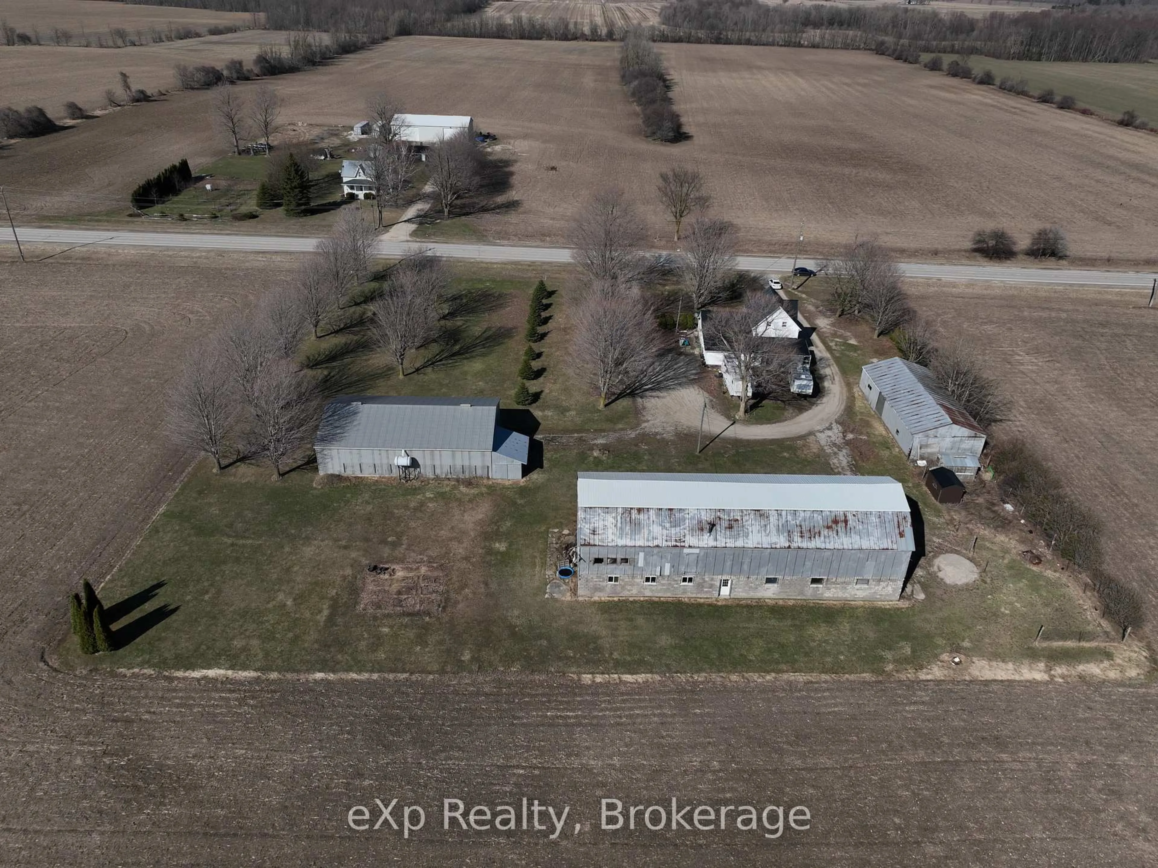 A pic from outside/outdoor area/front of a property/back of a property/a pic from drone, building for 43645 NEWRY Rd, Huron East Ontario N0G 1H0