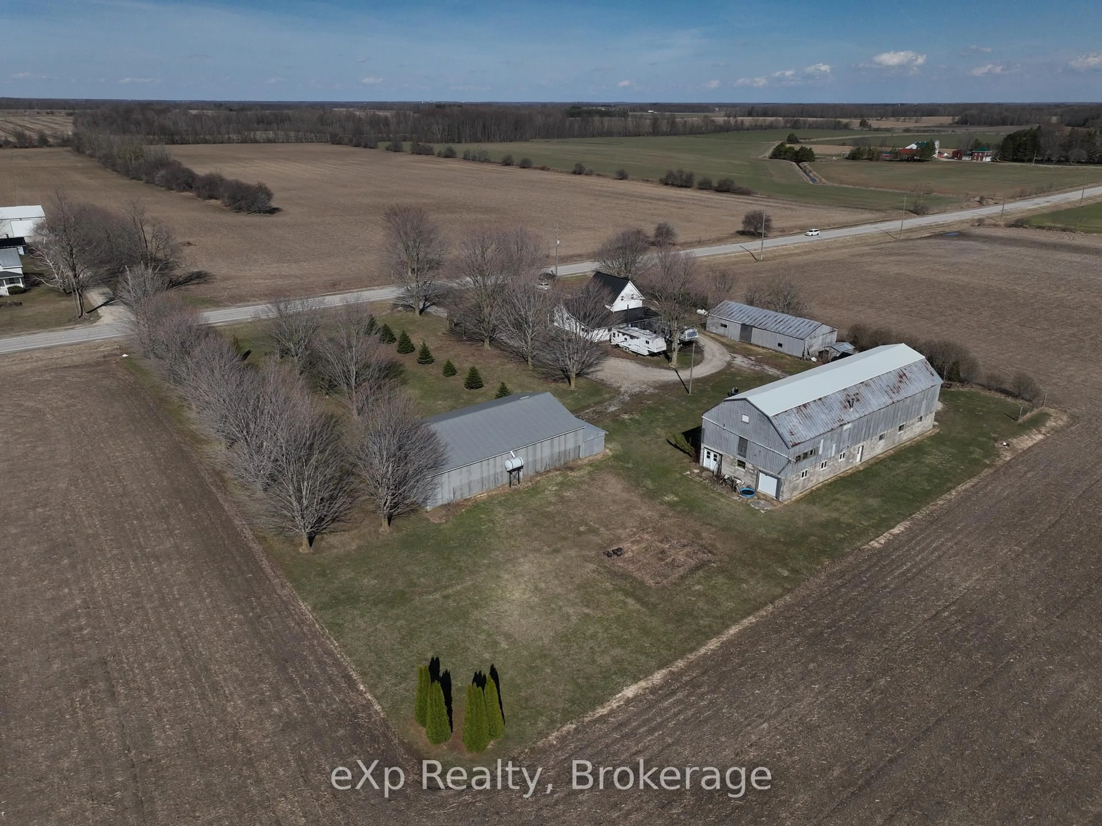 A pic from outside/outdoor area/front of a property/back of a property/a pic from drone, building for 43645 NEWRY Rd, Huron East Ontario N0G 1H0