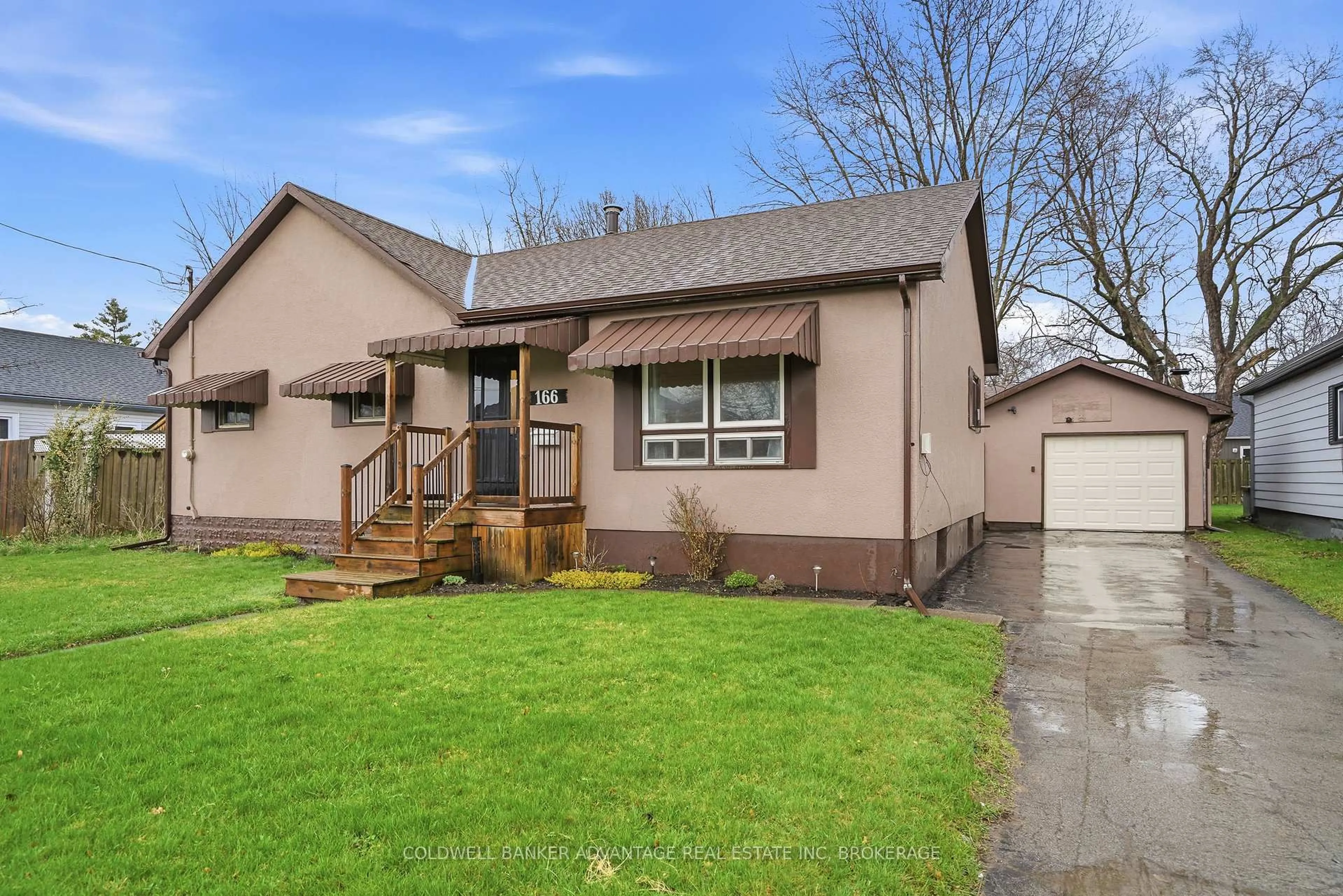 Home with vinyl exterior material, street for 166 Crowland Ave, Welland Ontario L3B 1X3