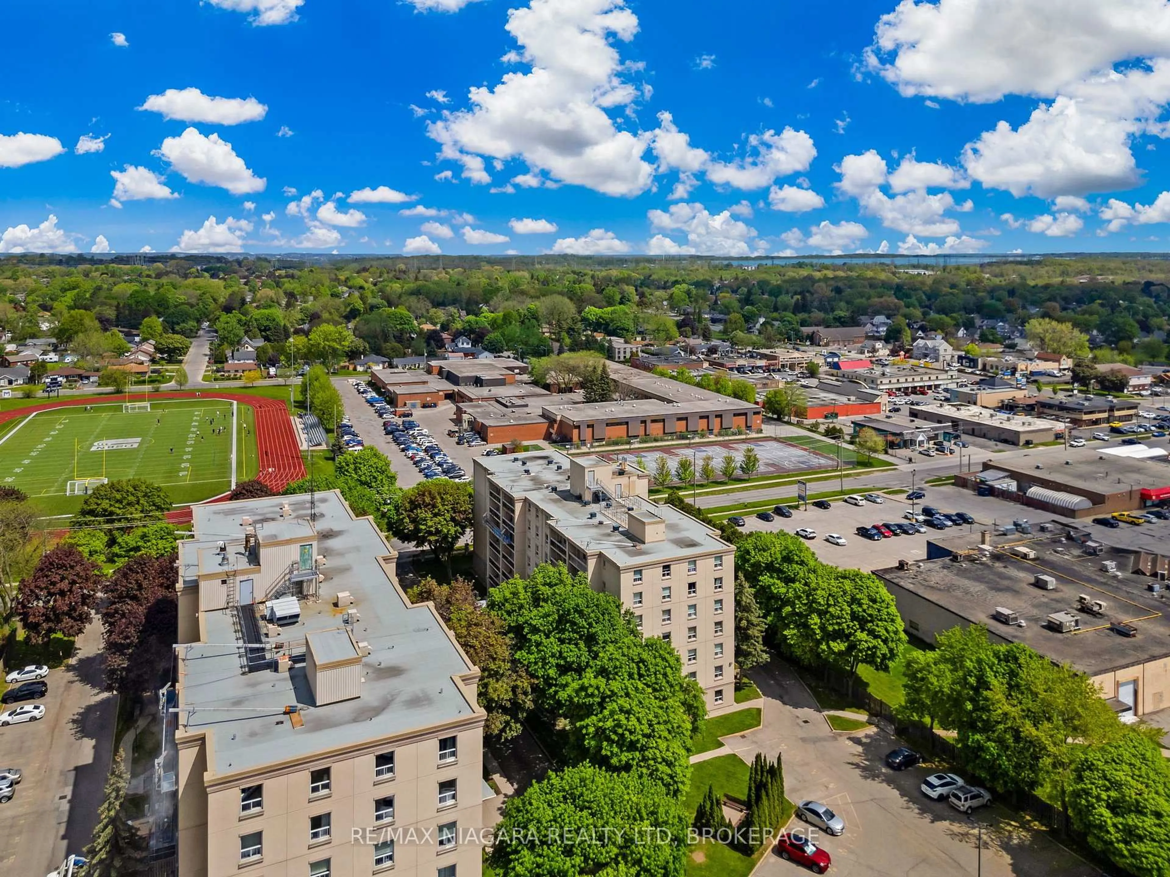 A pic from outside/outdoor area/front of a property/back of a property/a pic from drone, city buildings view from balcony for 6390 Huggins St #601, Niagara Falls Ontario L2J 1H1