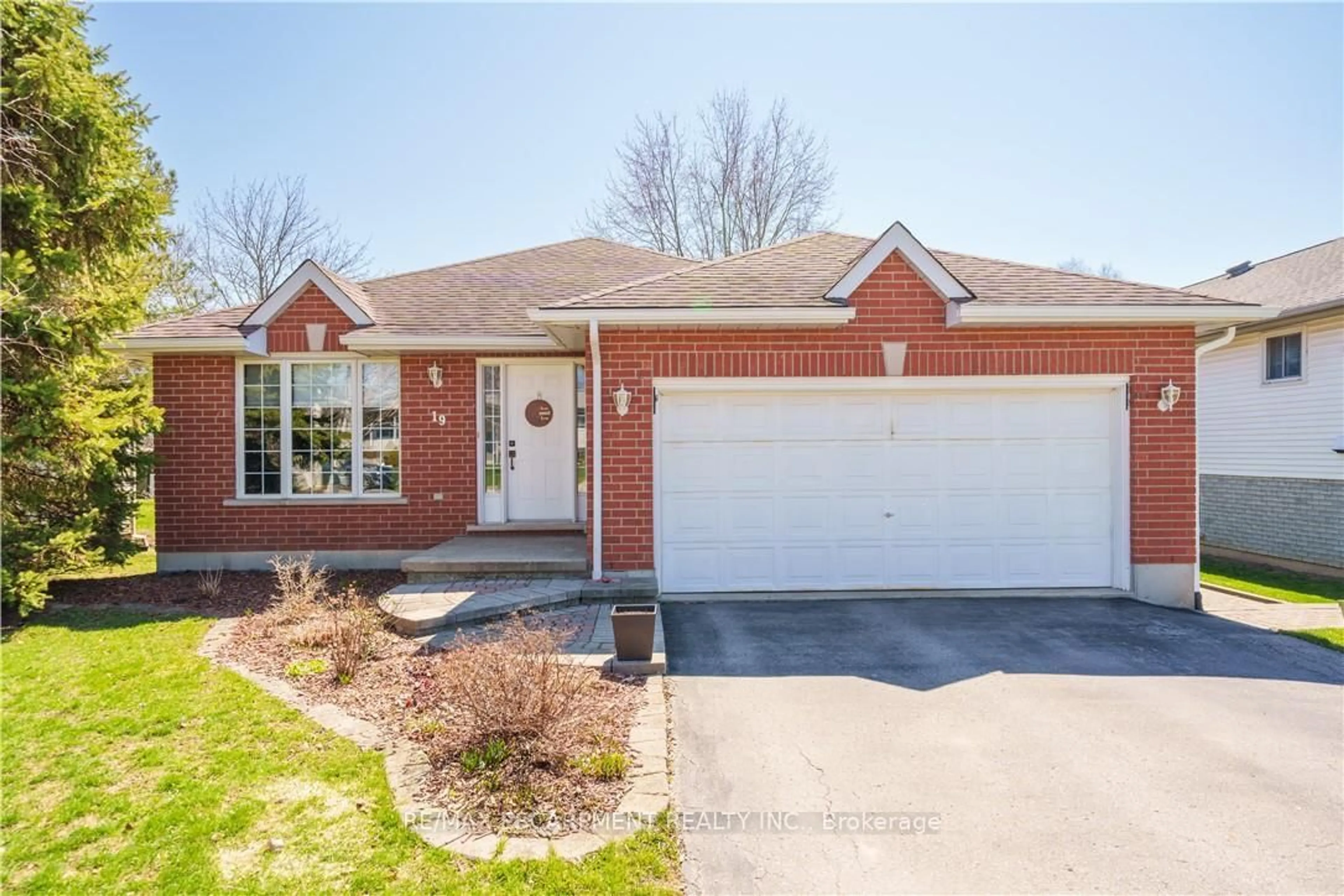 Home with brick exterior material, street for 19 Princess St, Haldimand Ontario N0A 1E0