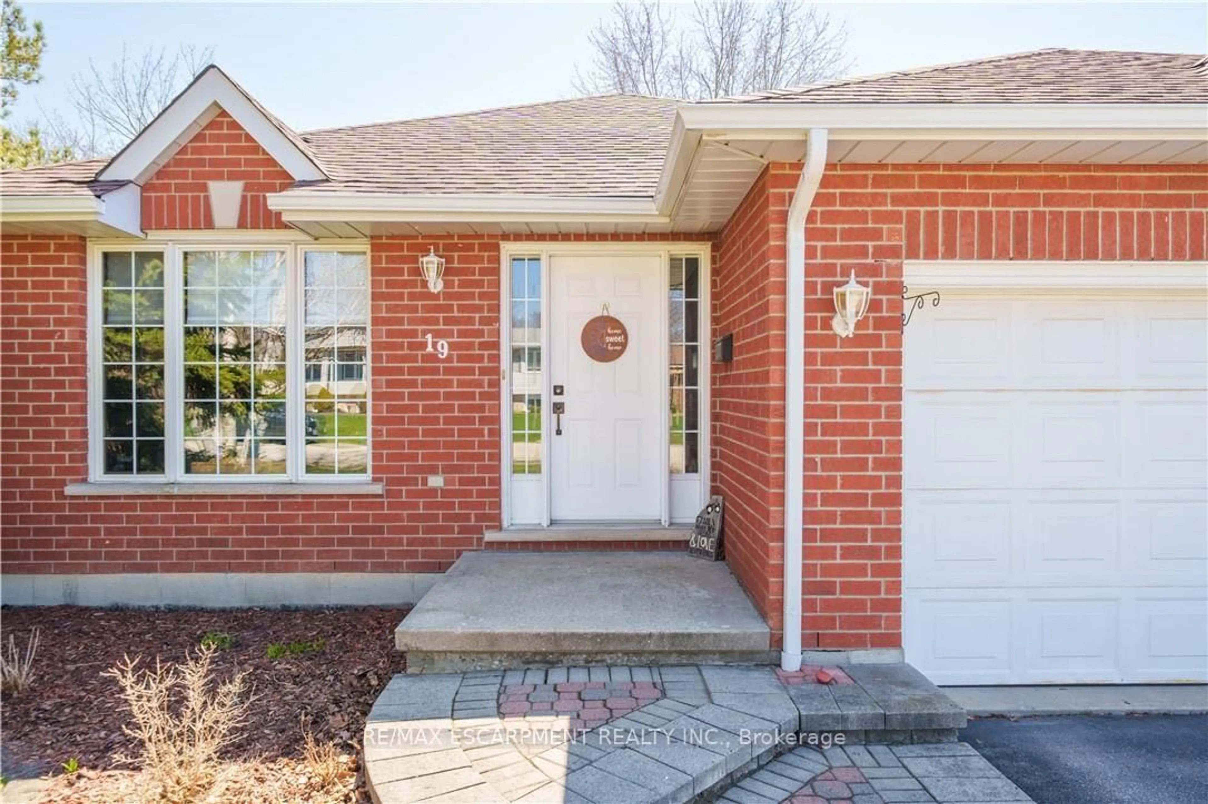 Home with brick exterior material, street for 19 Princess St, Haldimand Ontario N0A 1E0
