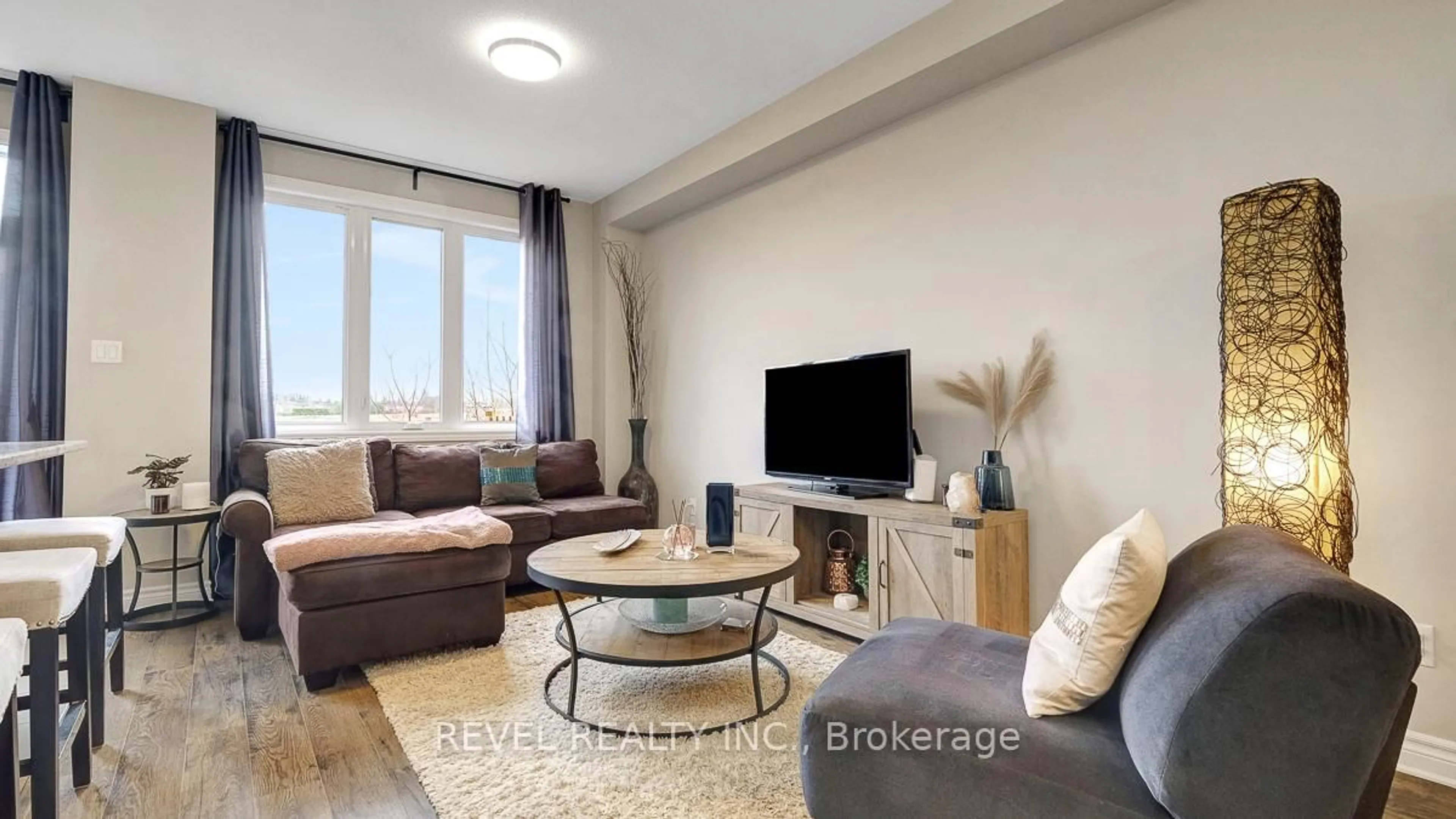 Living room with furniture, unknown for 265 Kimpton Dr, Stittsville Ontario K2S 2A9