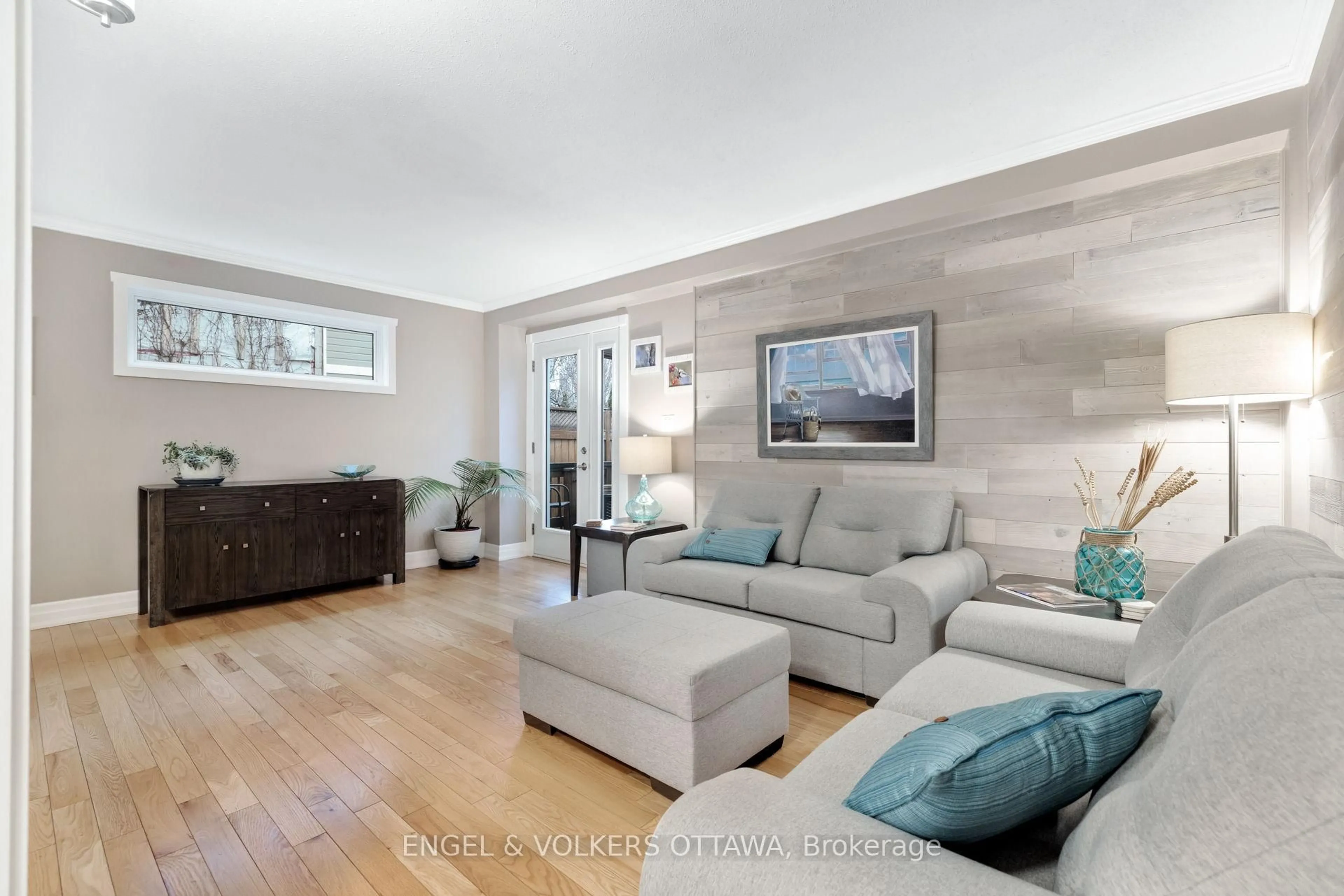 Living room with furniture, unknown for 1173 St Jerome Cres, Ottawa Ontario K1C 2A7