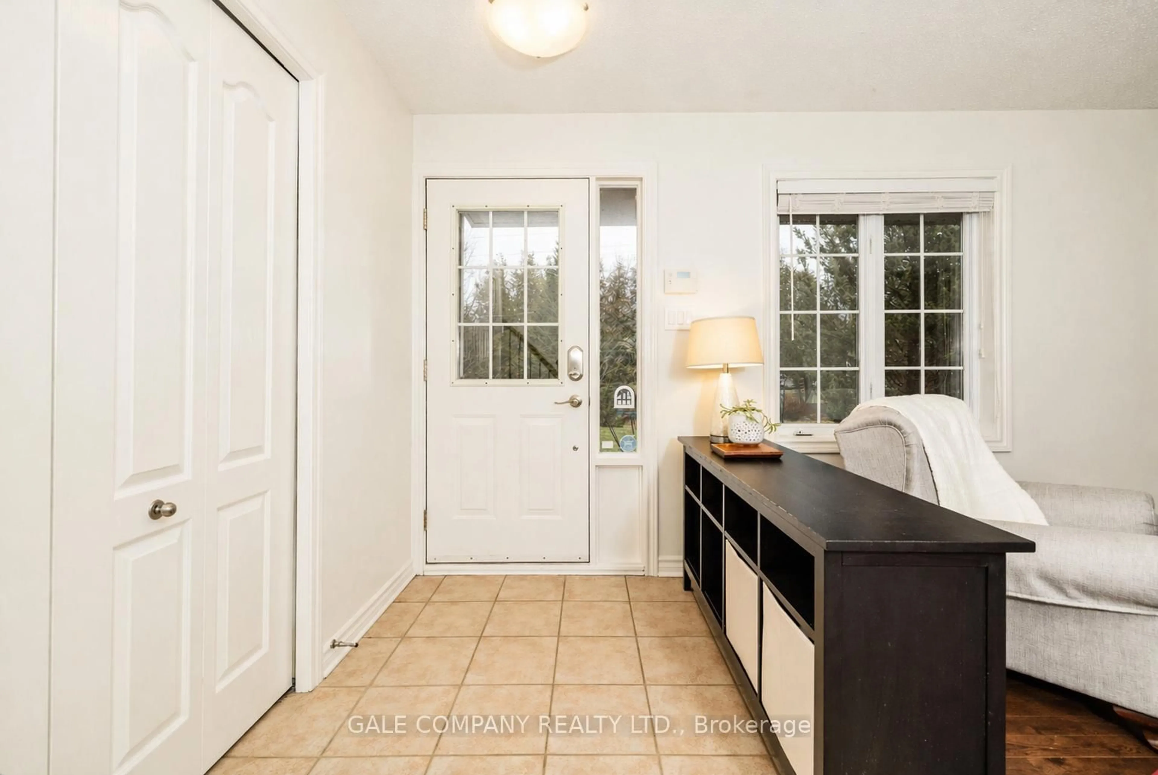 Indoor entryway for 519 David Manchester Rd, Carp Ontario K0A 1L0