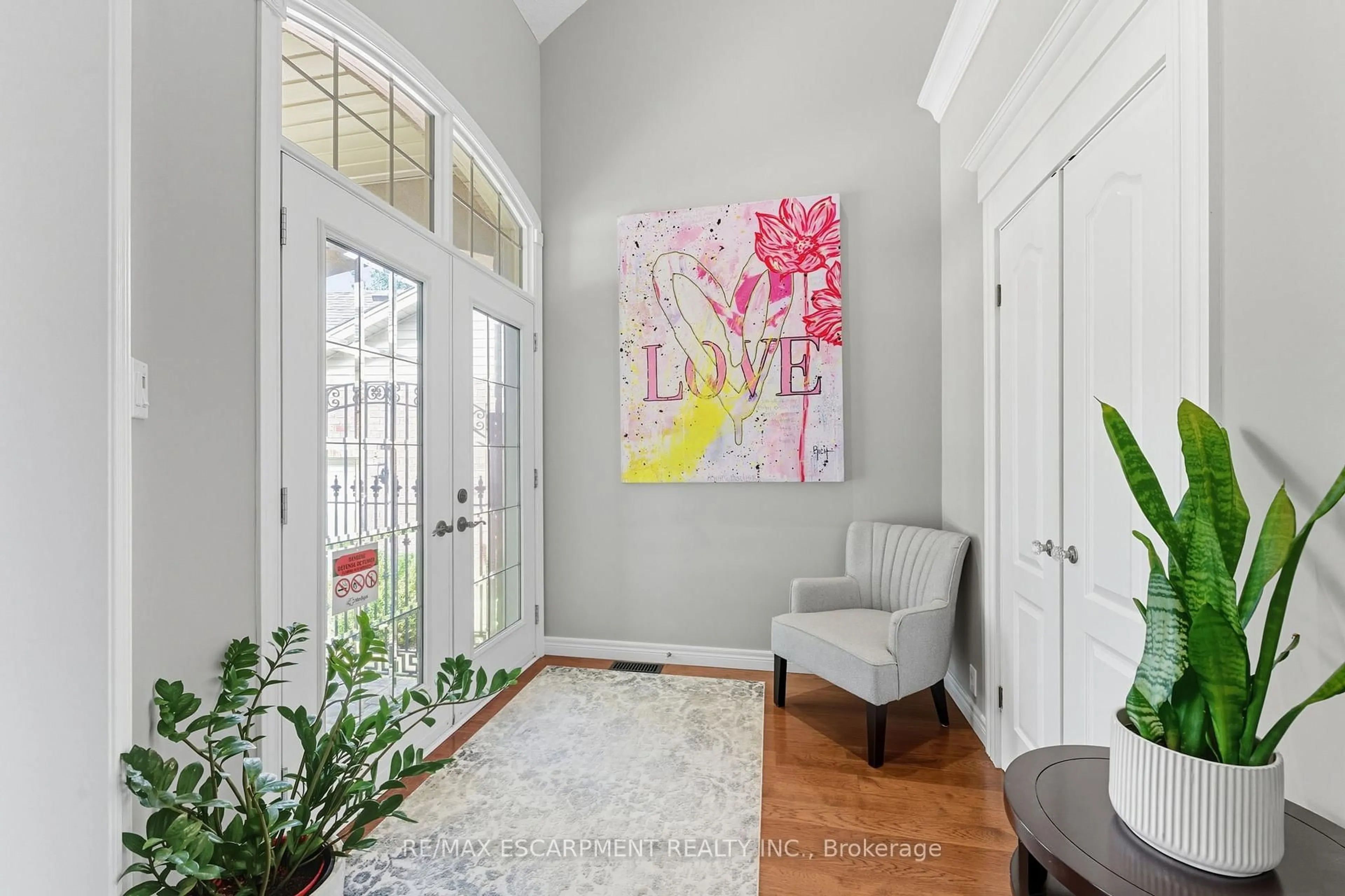 Indoor entryway for 20 Zavarella Crt, Brant Ontario N3L 4H3