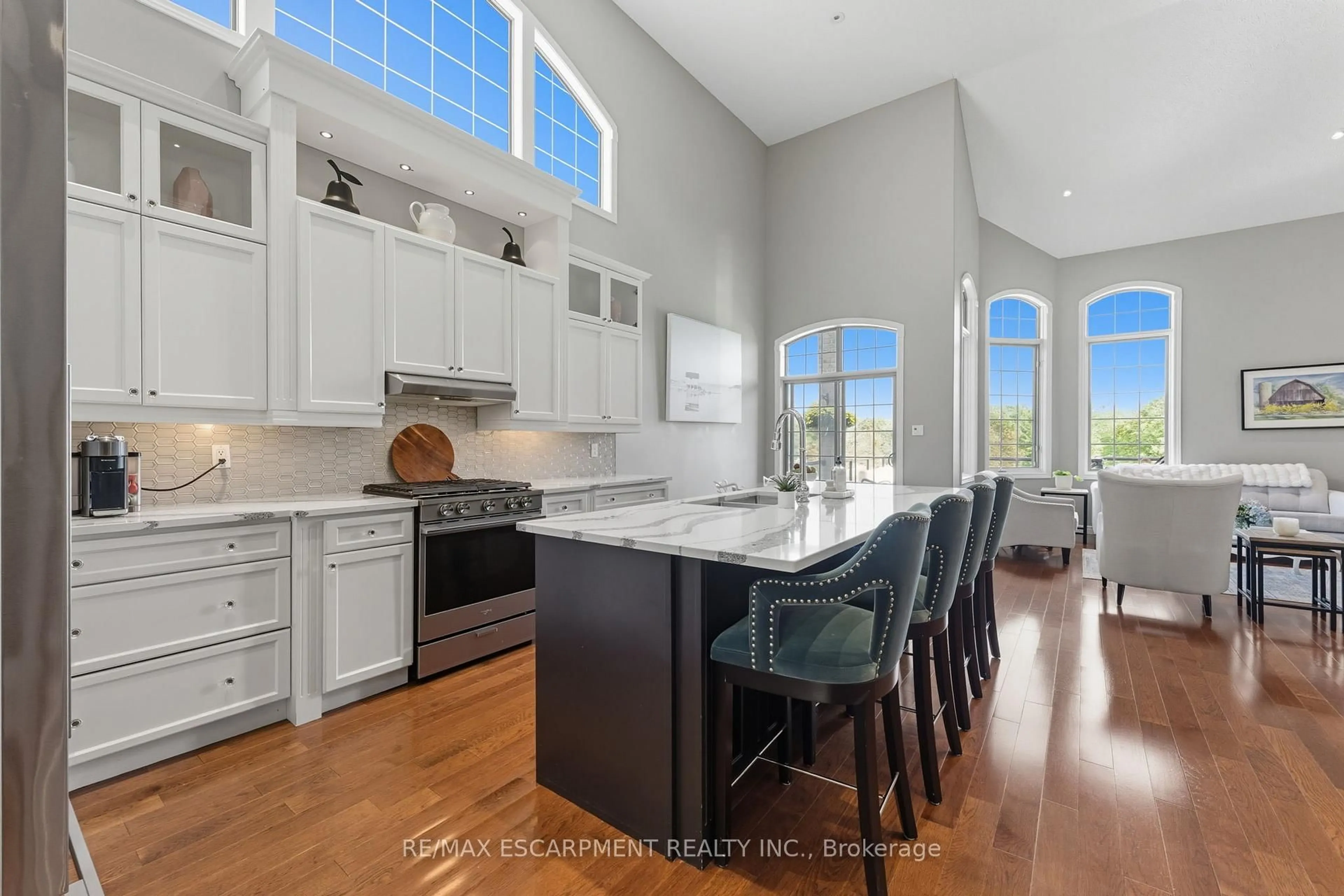 Open concept kitchen, ceramic/tile floor for 20 Zavarella Crt, Brant Ontario N3L 4H3