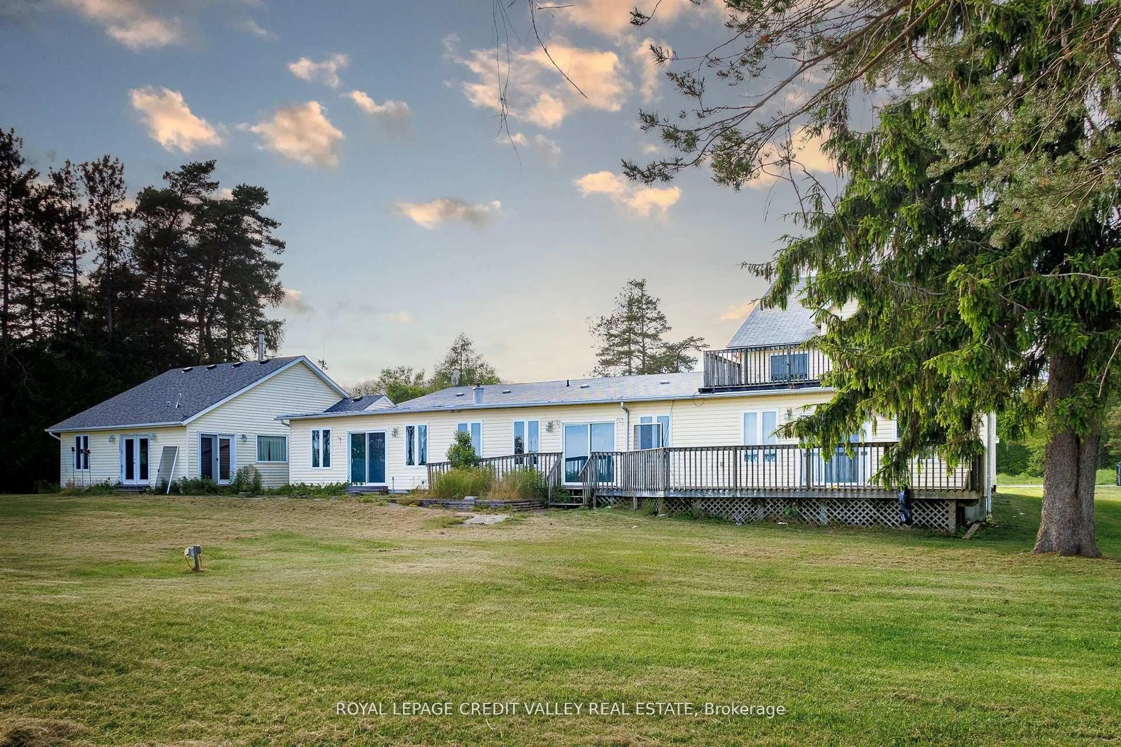 A pic from outside/outdoor area/front of a property/back of a property/a pic from drone, unknown for 147 Memory Lane, Brighton Ontario K0K 1L0