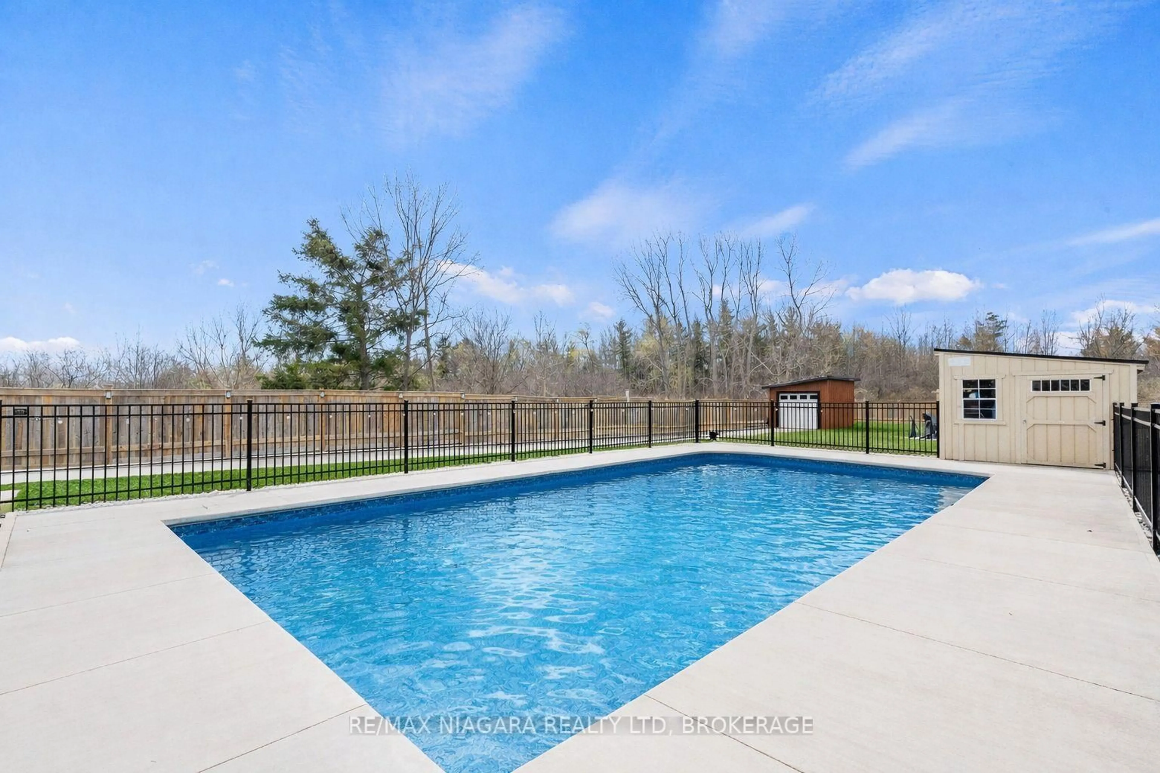Pool for 1887 DOMINION Rd, Fort Erie Ontario L0S 1N0