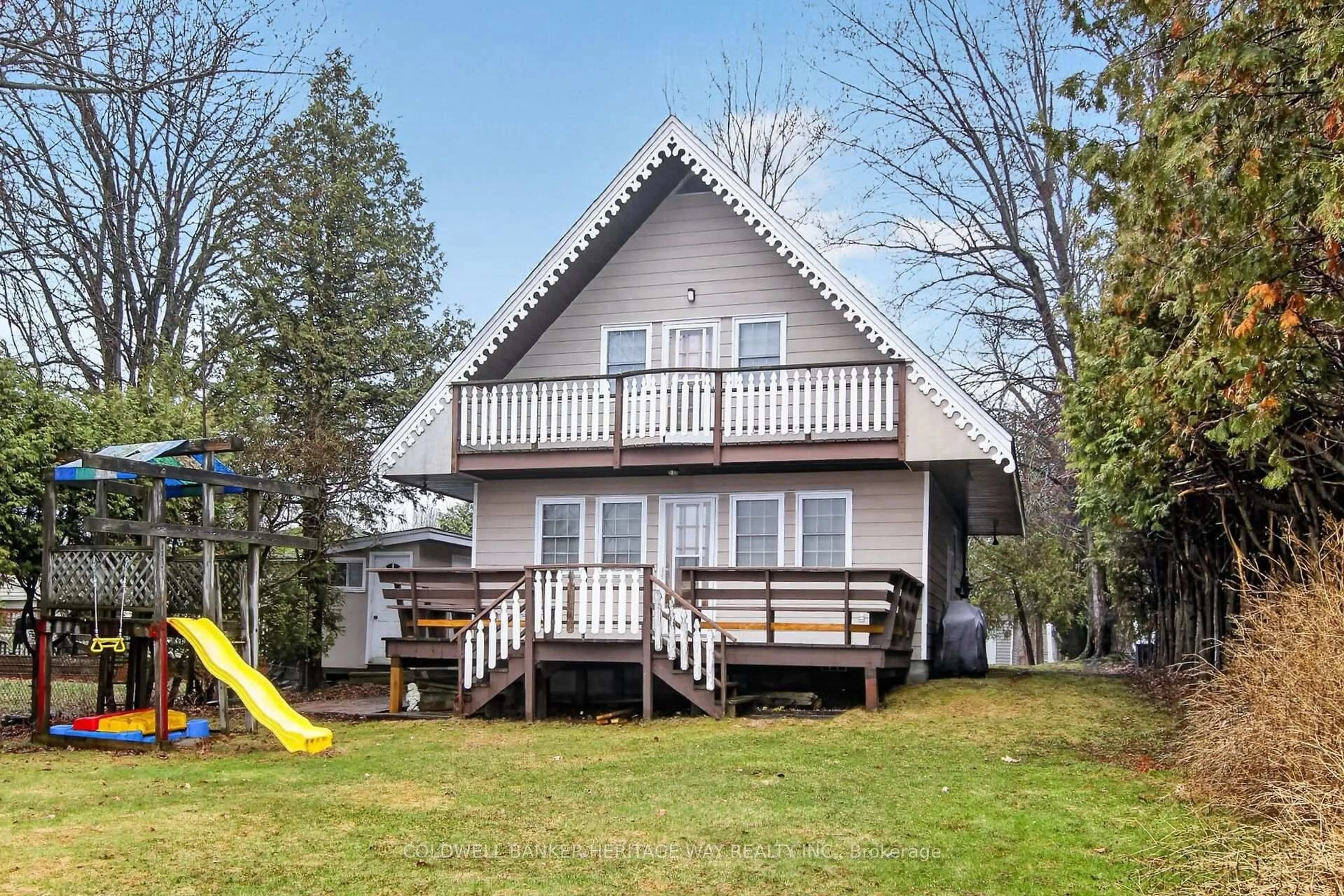 Home with vinyl exterior material, unknown for 122 Avenue 4 Ave, Beckwith Ontario K7C 4L7