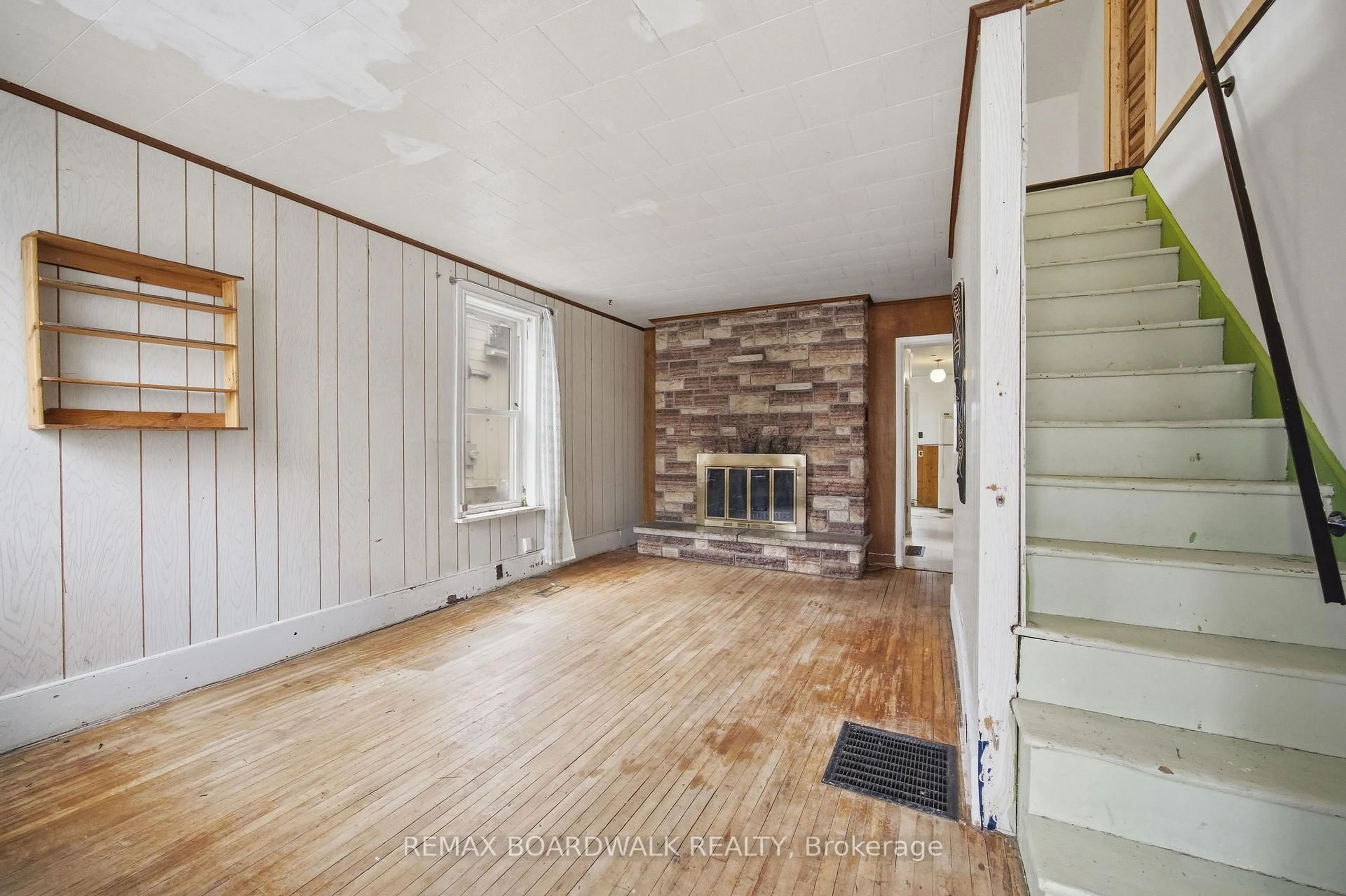 Unknown for 88 Charles St, Carleton Place Ontario K7C 2Y3