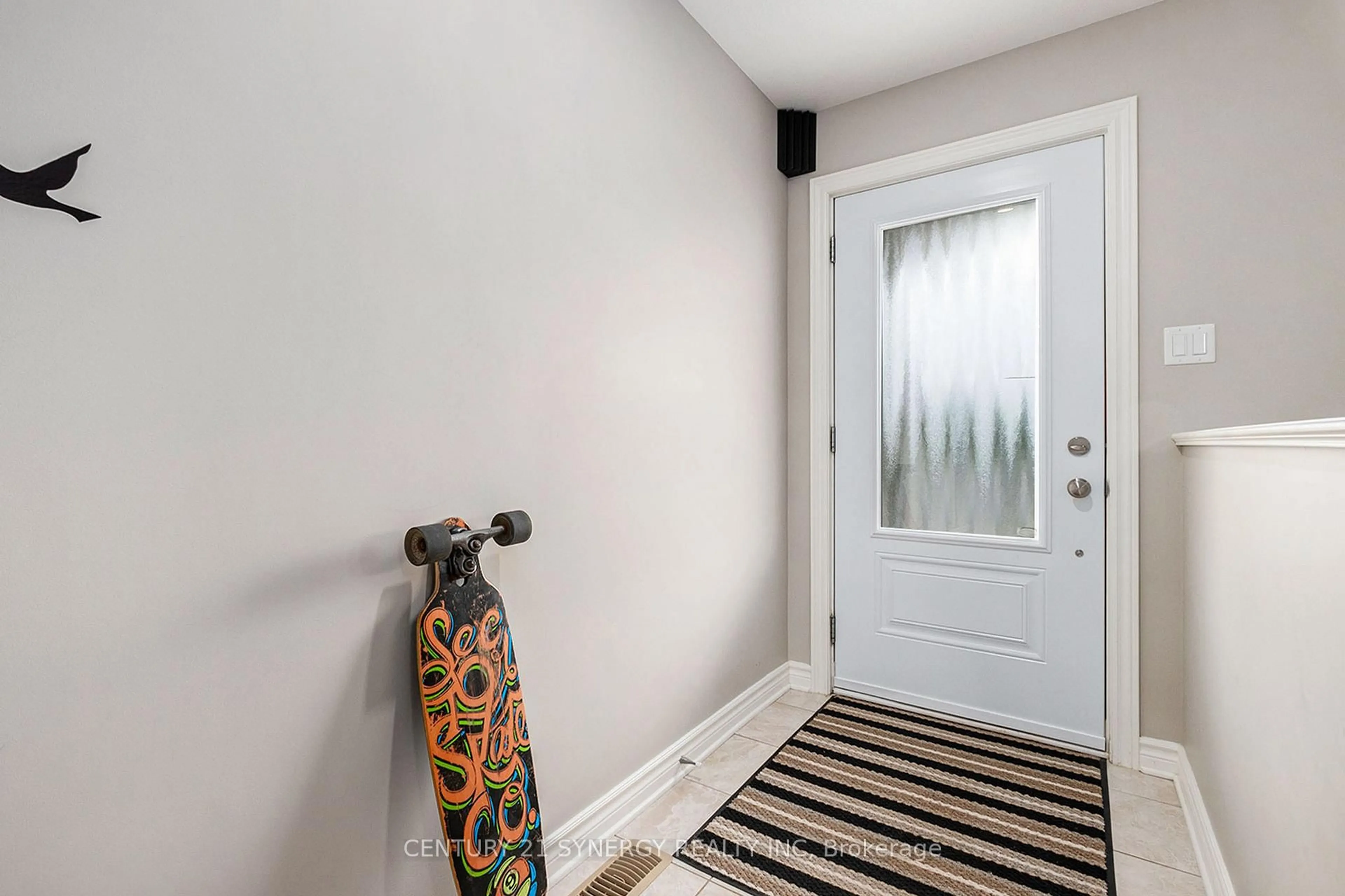 Indoor entryway for 457 Honeyborne St, Almonte Ontario K0A 1A0