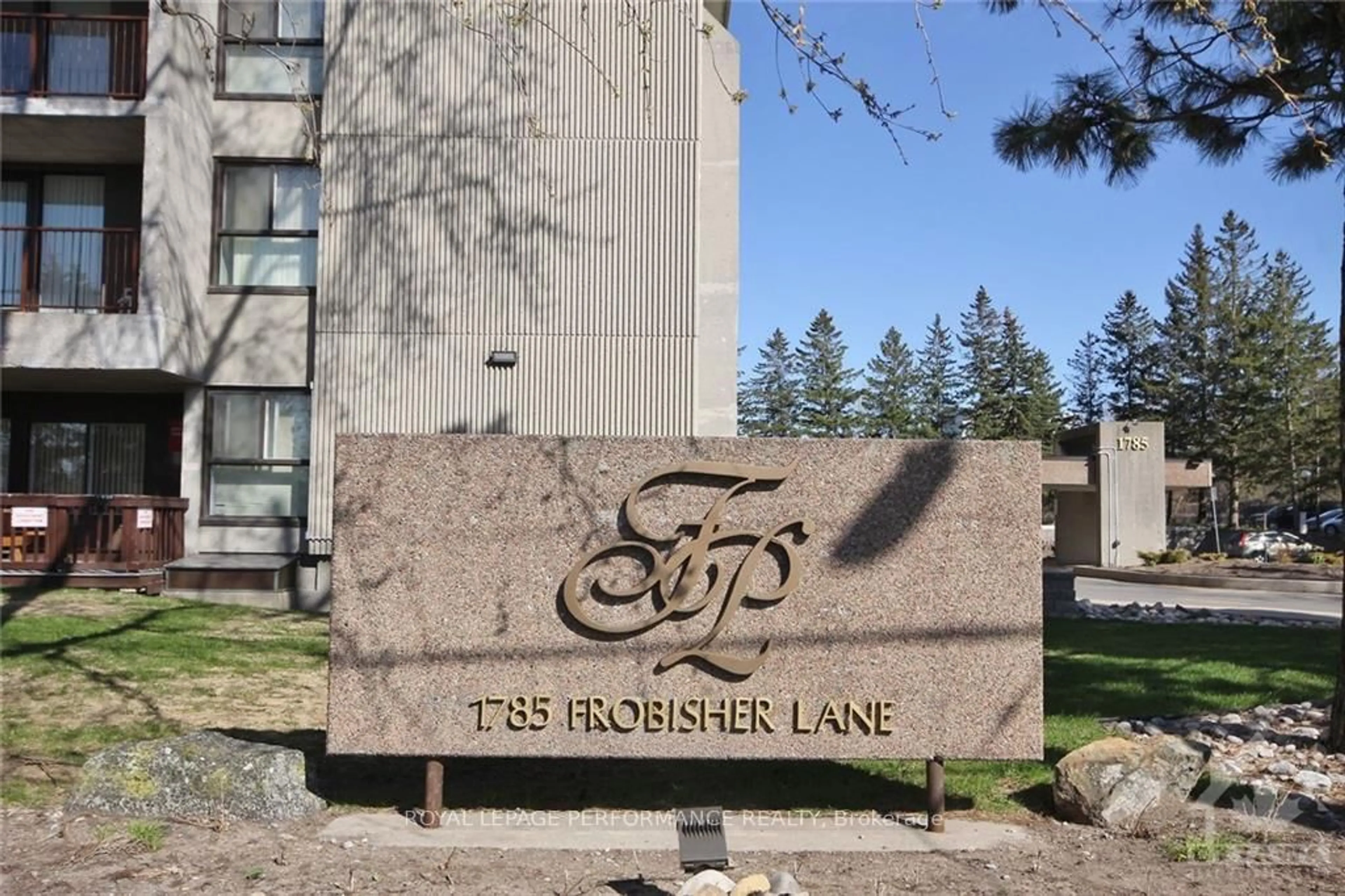 Lobby for 1785 Frobisher Lane #1102, Ottawa Ontario K1G 3T7