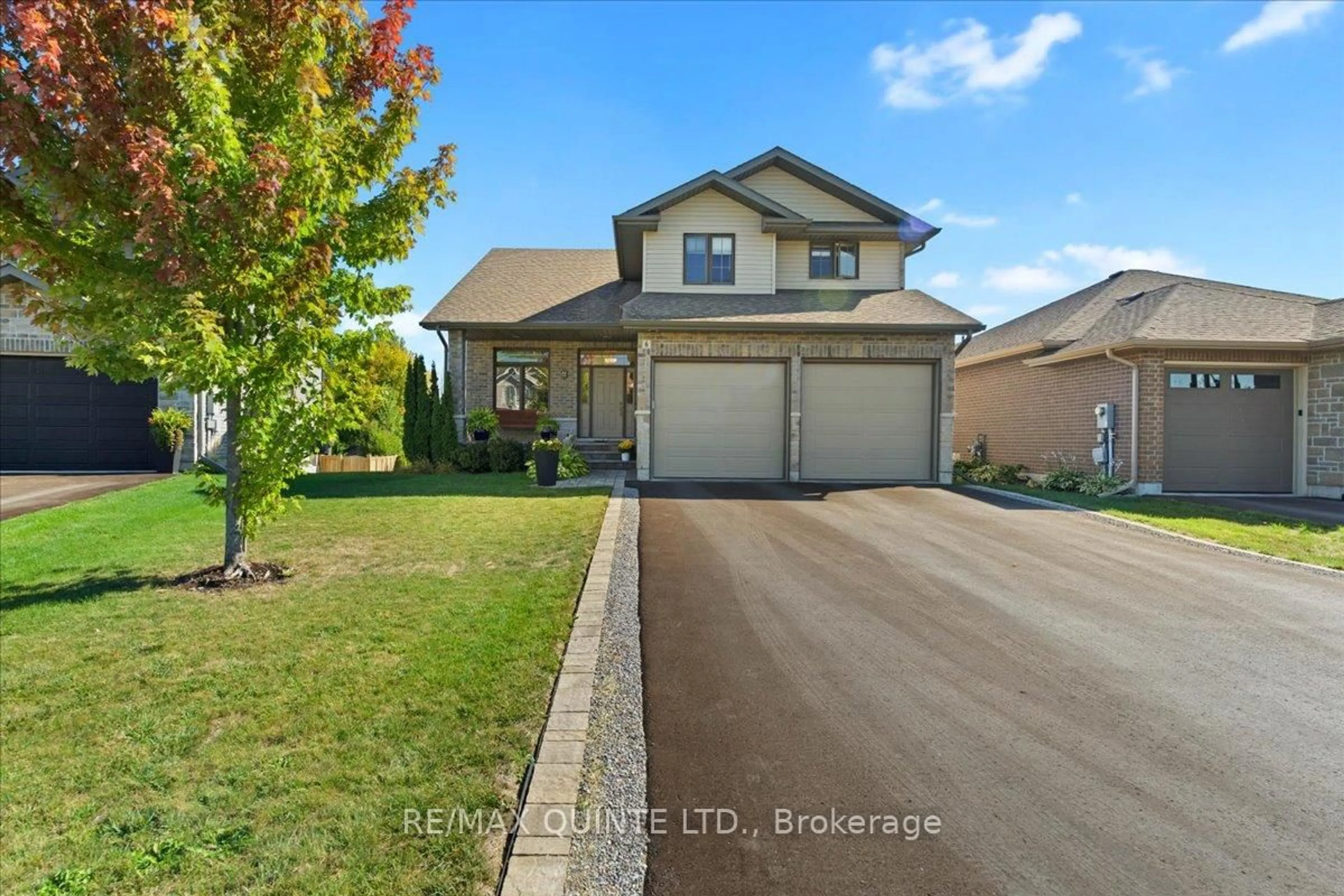 A pic from outside/outdoor area/front of a property/back of a property/a pic from drone, street for 6 Granby Crt, Belleville Ontario K8N 5W6