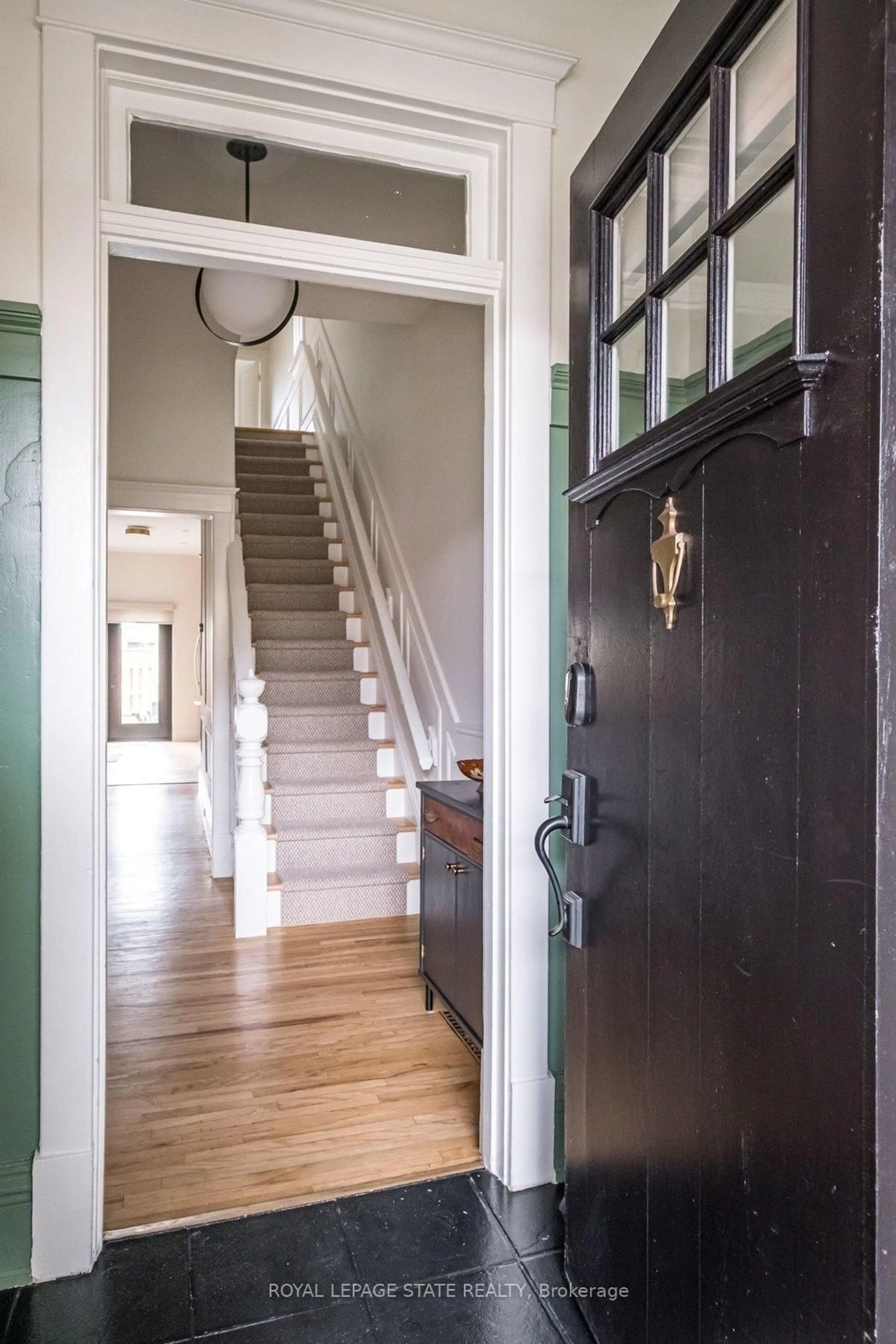 Indoor entryway for 14 Blythe St, Hamilton Ontario L8N 2W4