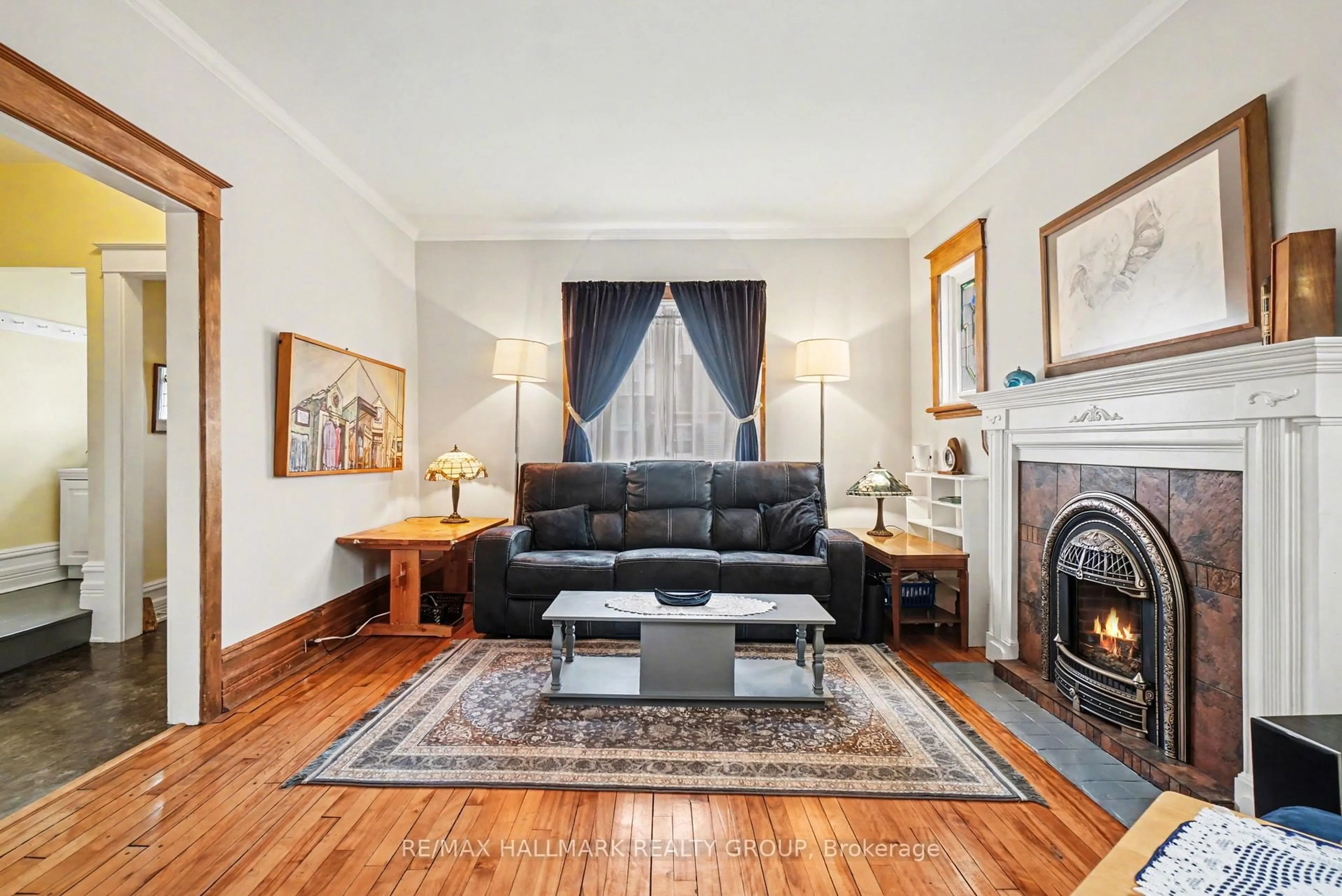 Living room with furniture, unknown for 115 Hamilton Ave, Ottawa Ontario K1Y 1C1