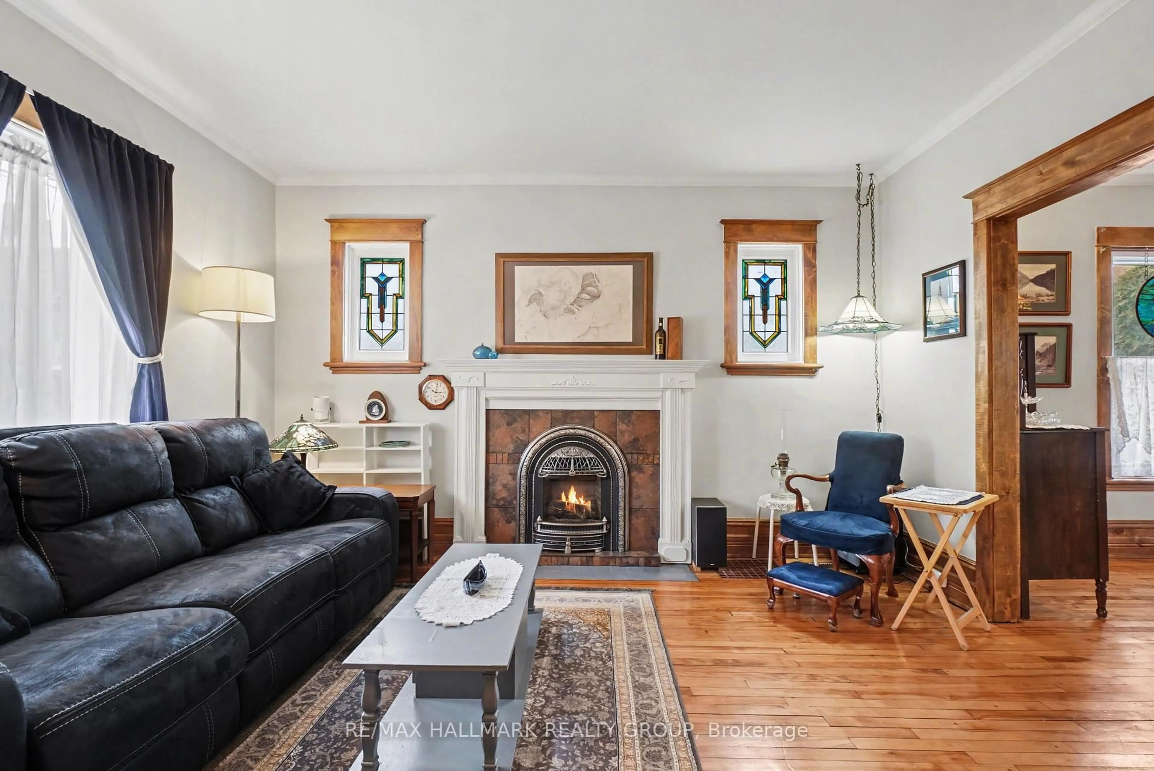 Living room with furniture, unknown for 115 Hamilton Ave, Ottawa Ontario K1Y 1C1