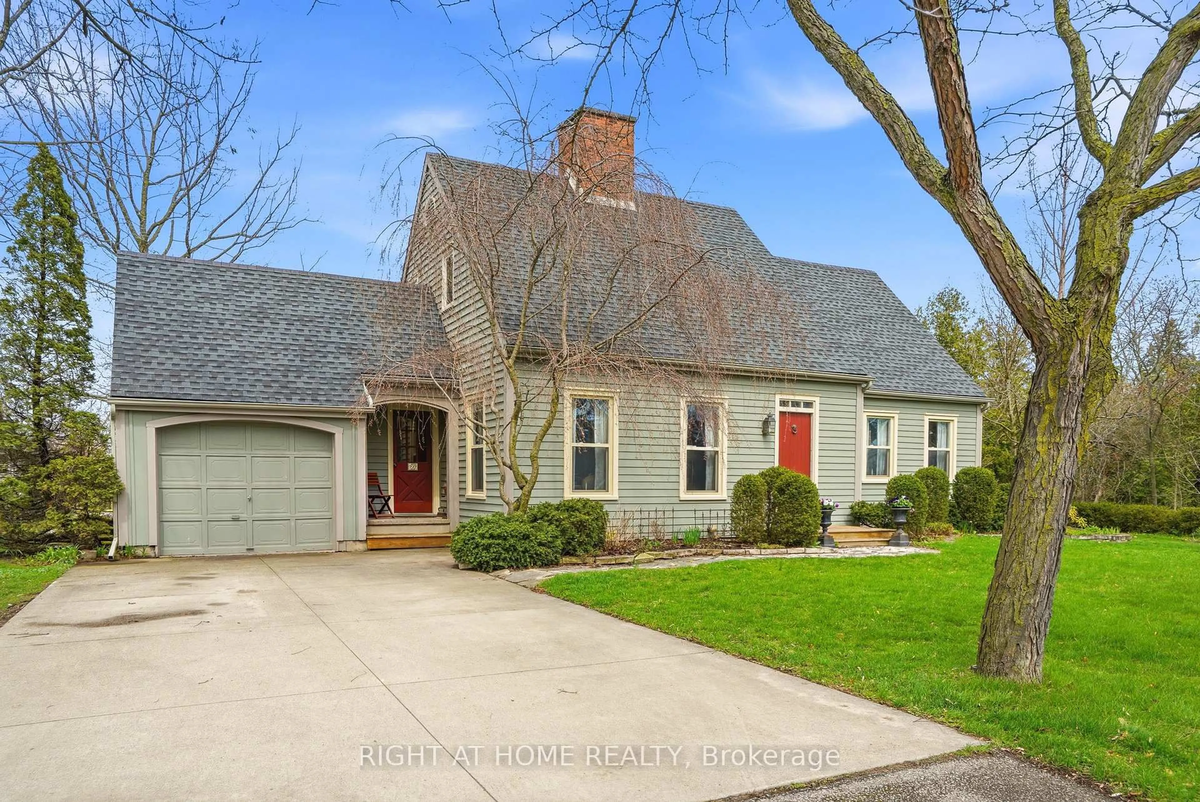 Home with brick exterior material, street for 727 Rye St, Niagara-on-the-Lake Ontario L0S 1J0