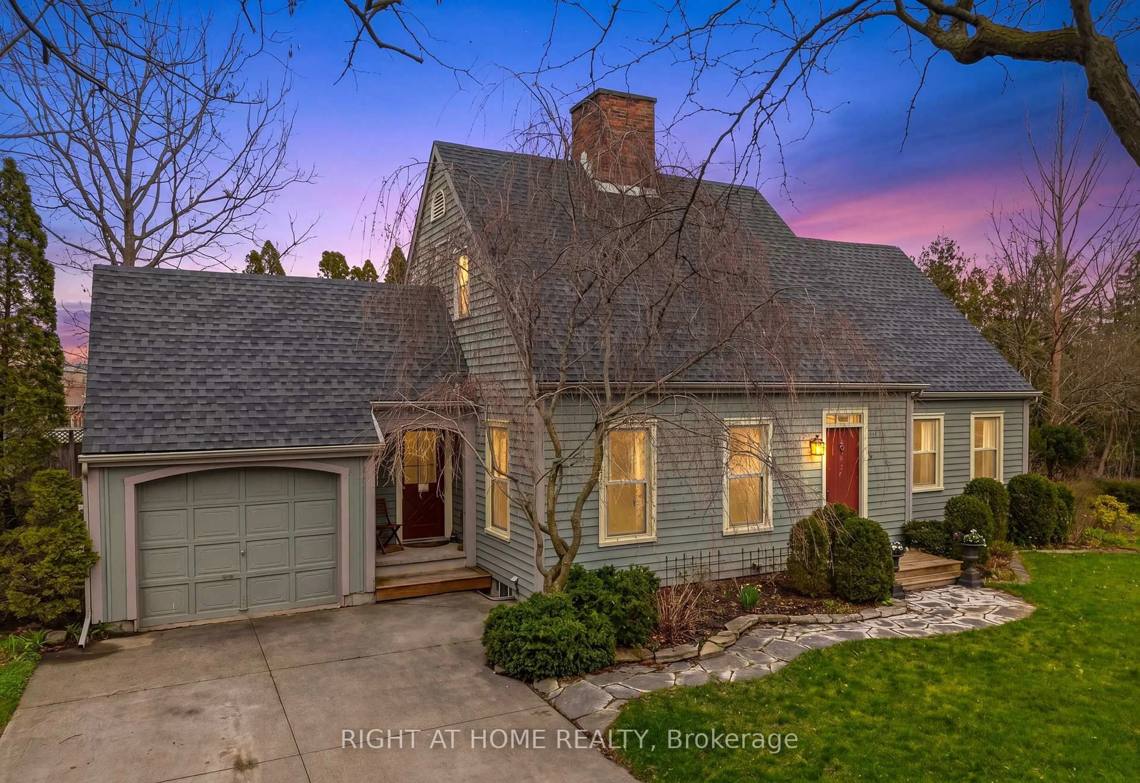 Home with brick exterior material, street for 727 Rye St, Niagara-on-the-Lake Ontario L0S 1J0