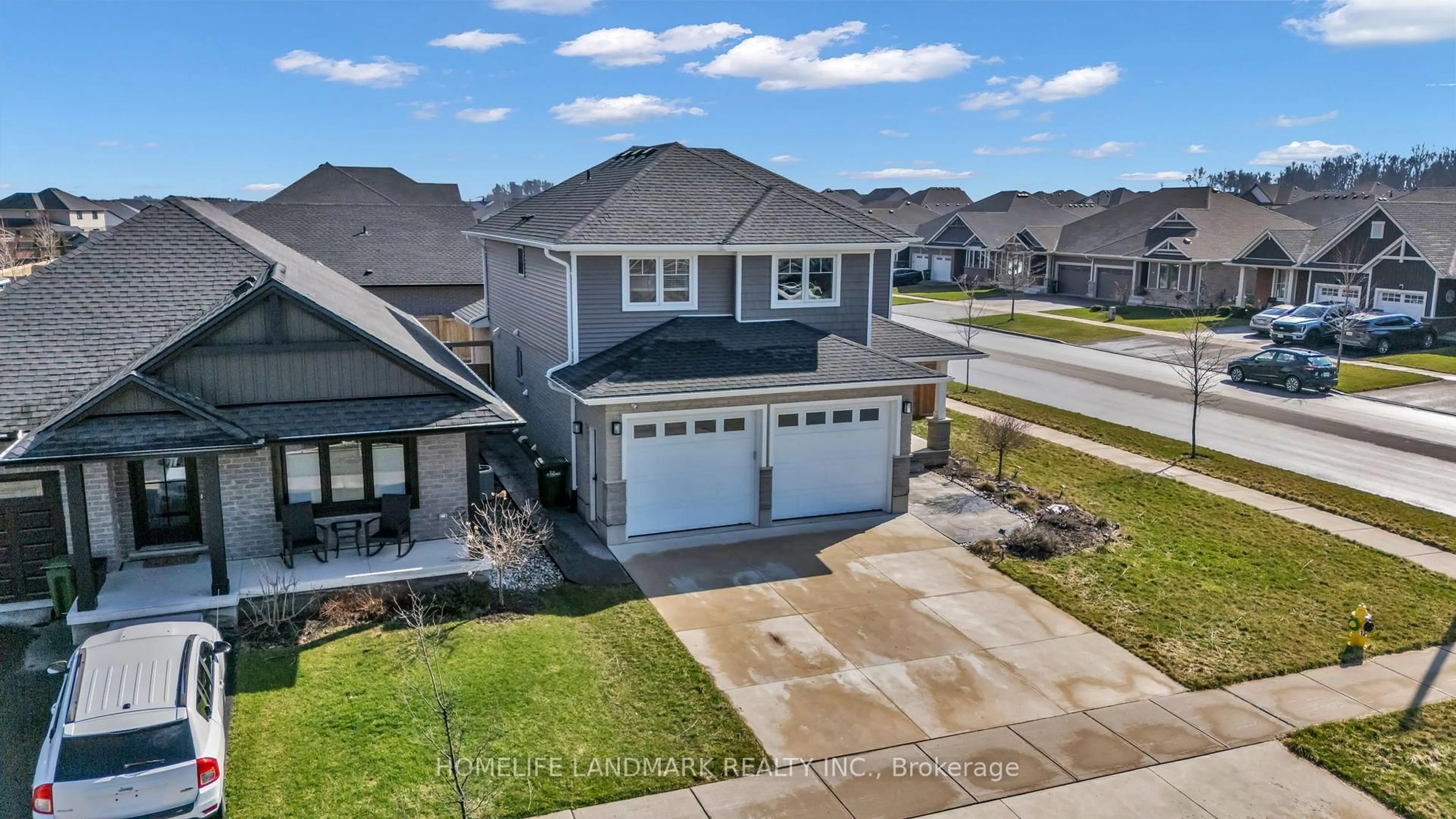 A pic from outside/outdoor area/front of a property/back of a property/a pic from drone, street for 2 Auburn Dr, St. Thomas Ontario N5R 0K1