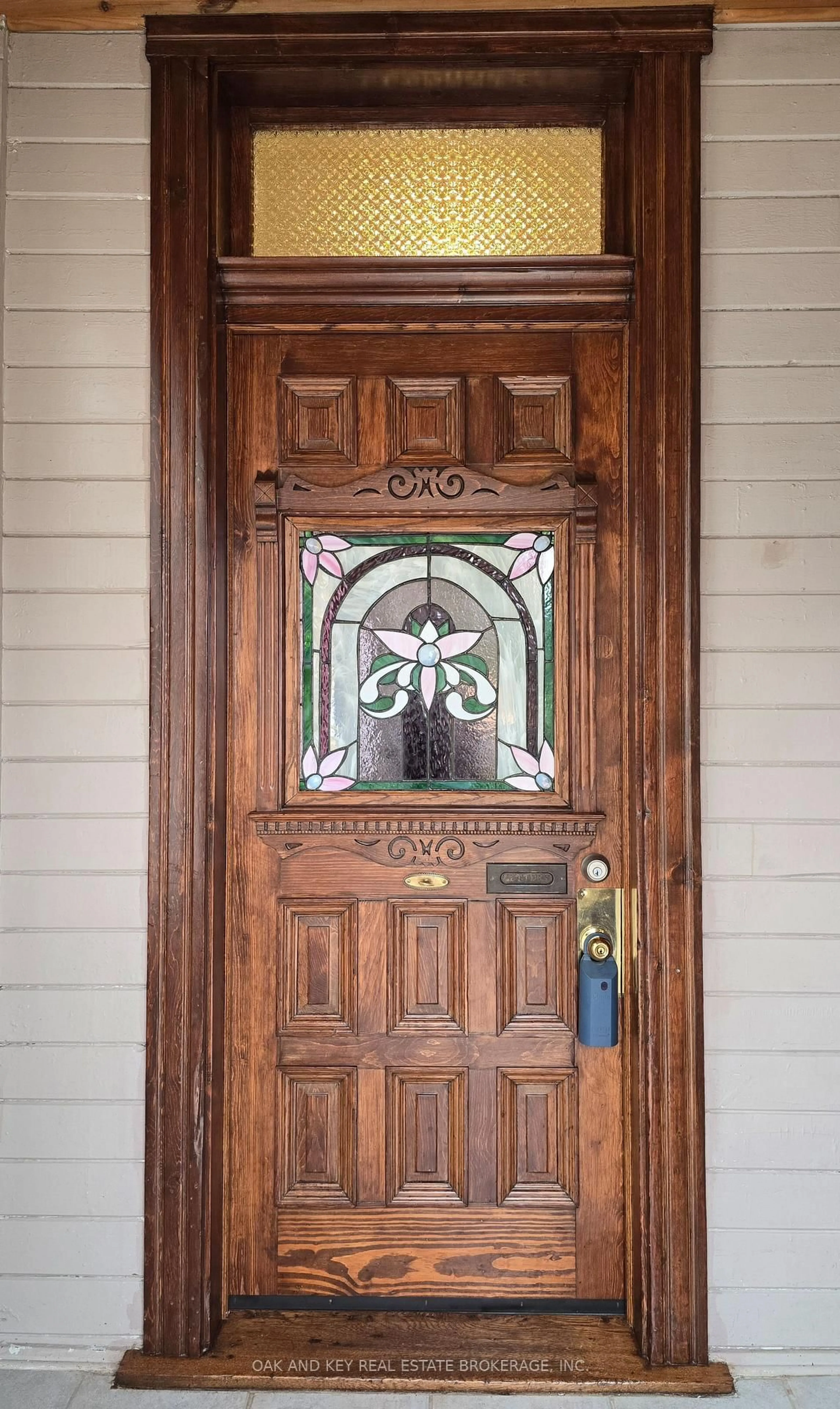Indoor entryway for 69 Dillabough St, London East Ontario N5Z 2B9