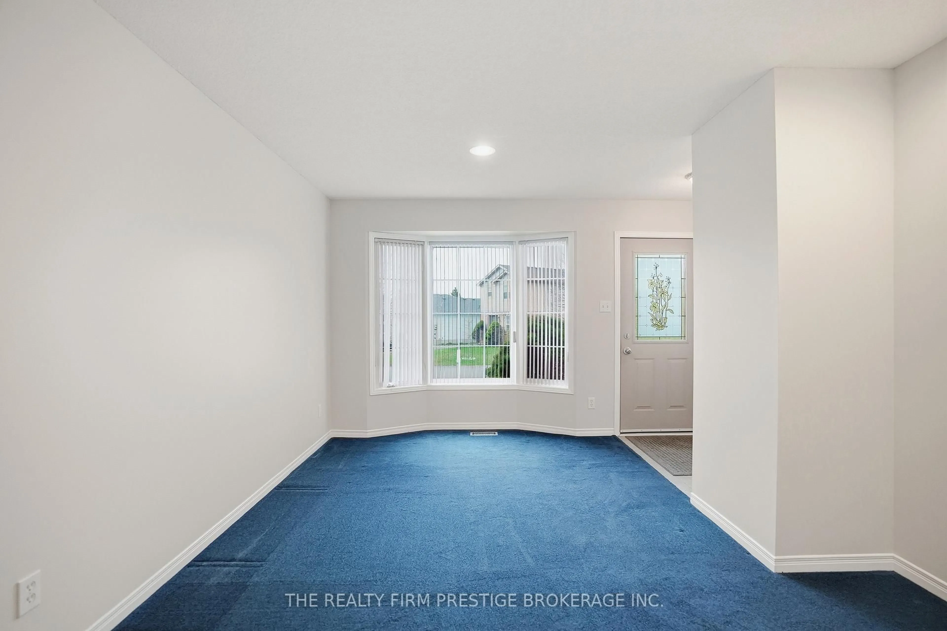 Indoor entryway for 277 Fleming Dr, London East Ontario N5V 4Y7