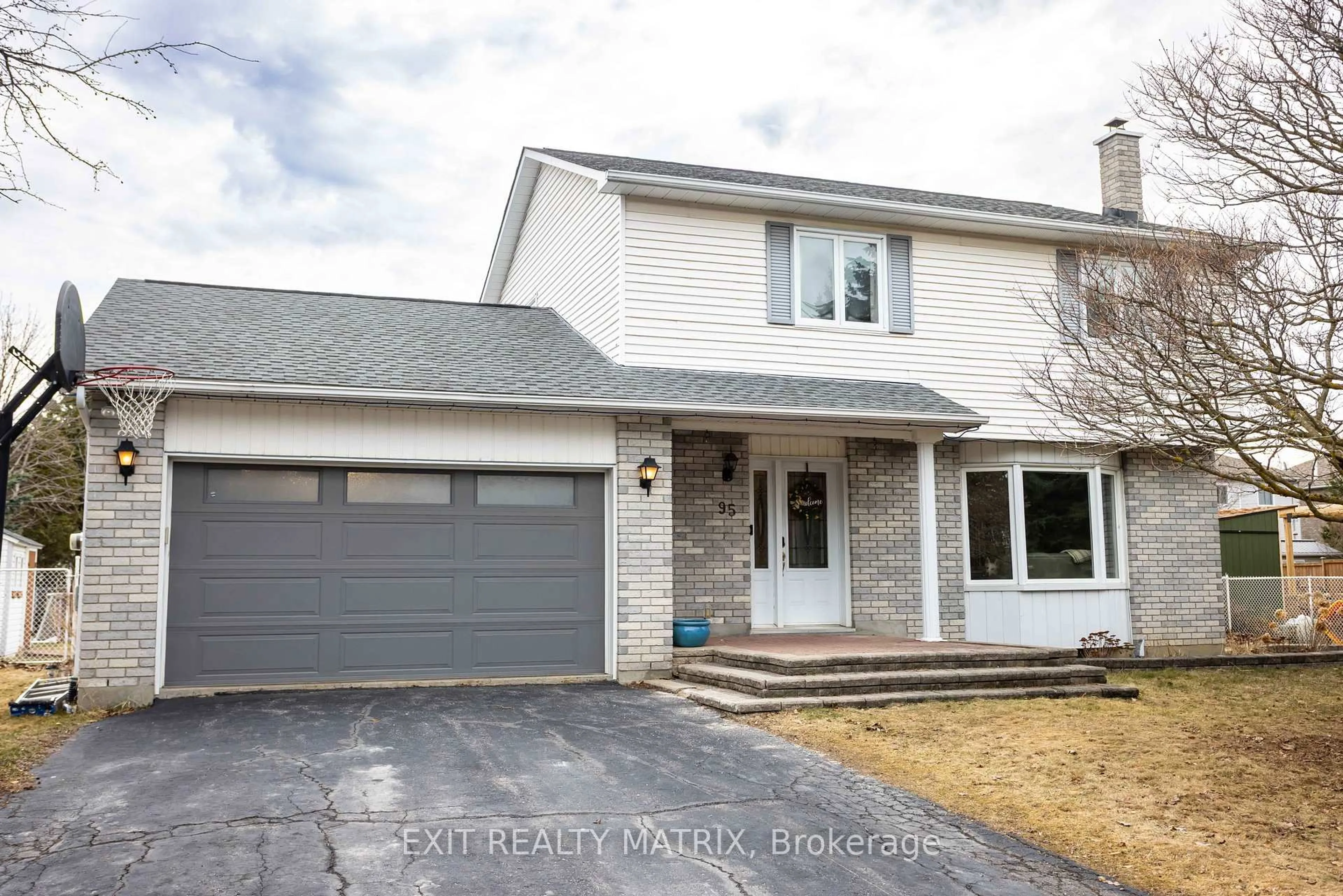 Home with vinyl exterior material, street for 95 Castlebeau St, Russell Ontario K0A 1W0