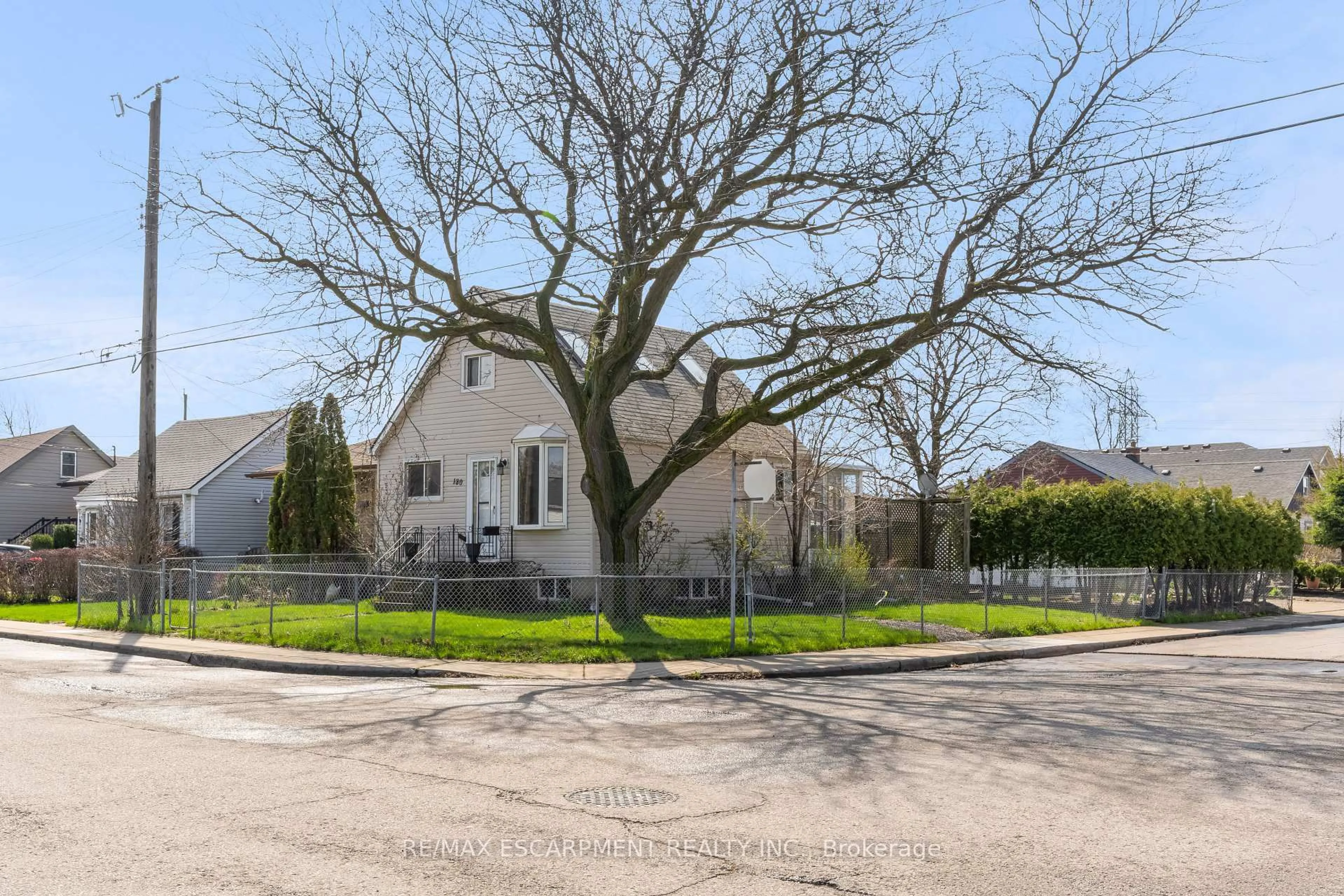 Unknown for 180 Mead Ave, Hamilton Ontario L8H 3V1