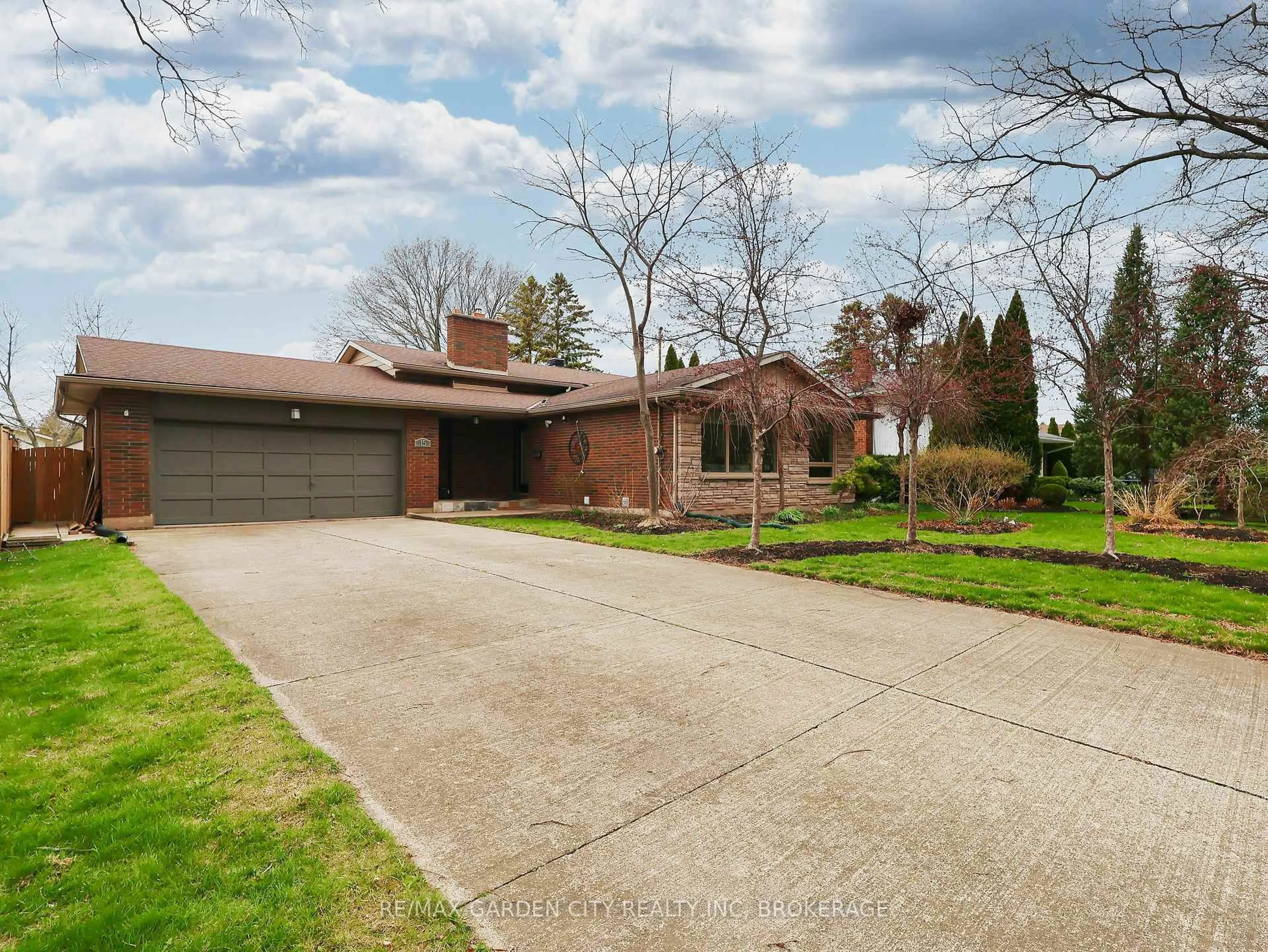 Home with brick exterior material, street for 15 Black Friars Rd, St. Catharines Ontario L2N 2M8