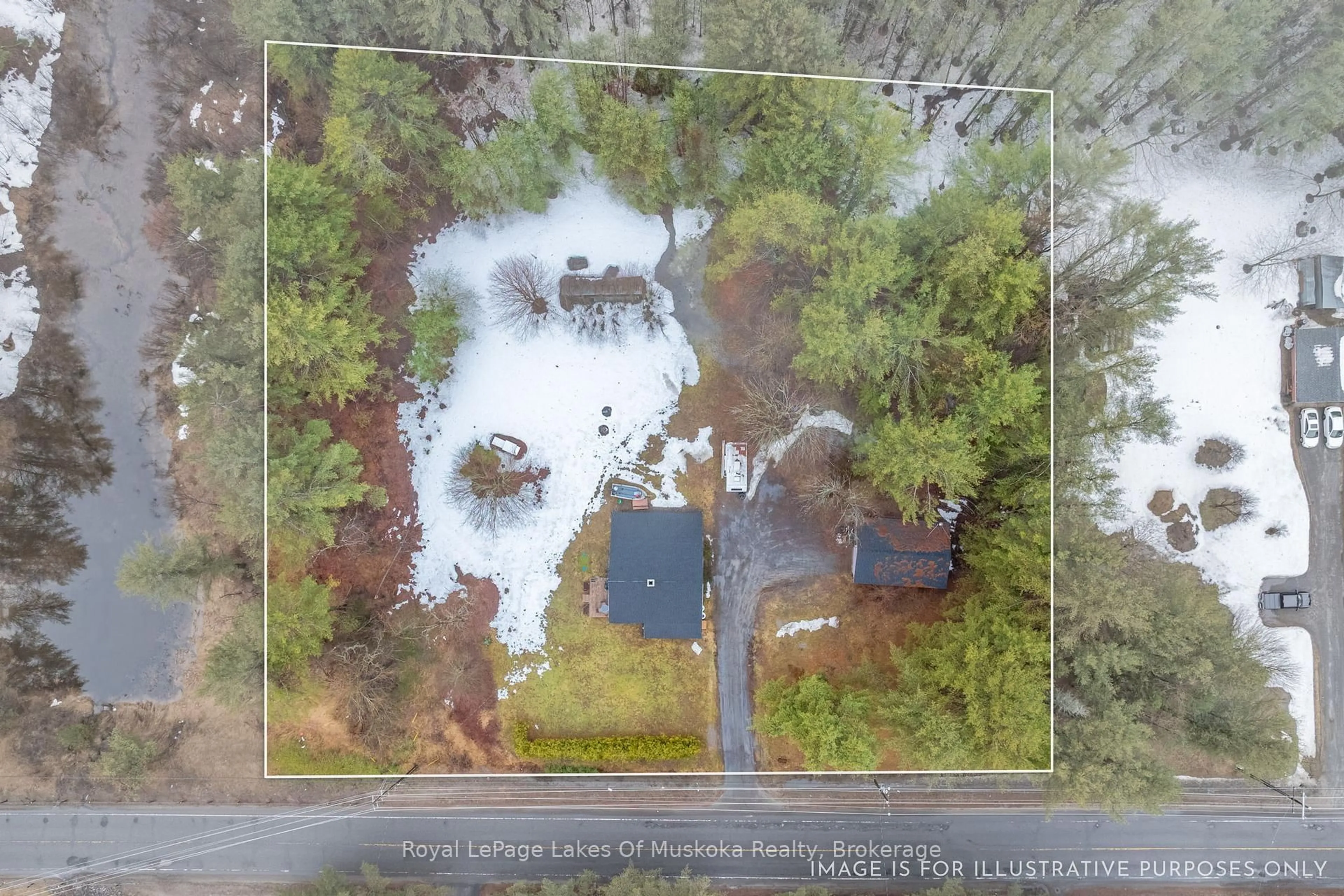 A pic from outside/outdoor area/front of a property/back of a property/a pic from drone, unknown for 1150 Manitoba St, Bracebridge Ontario P1L 0K8
