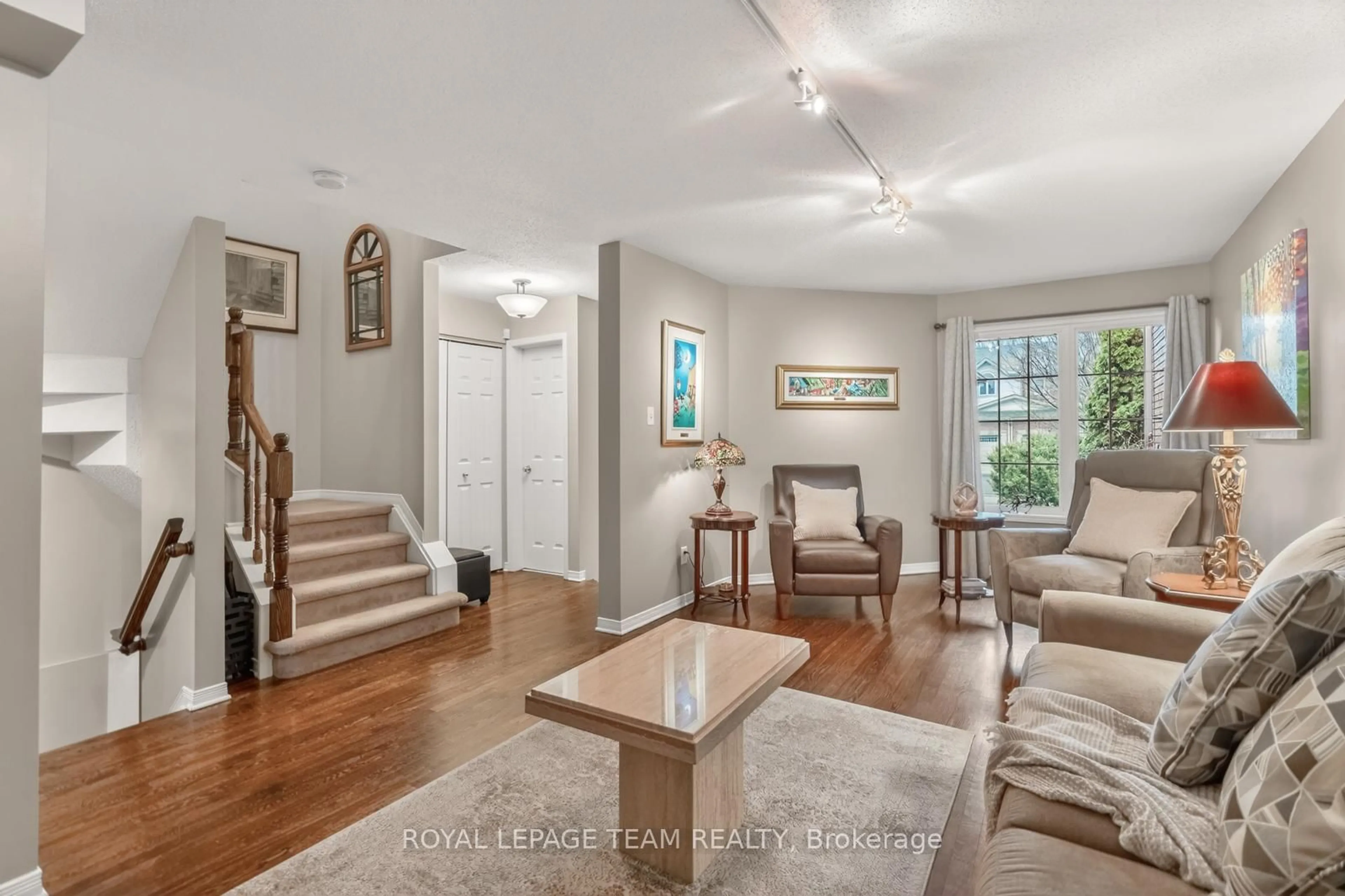 Living room with furniture, unknown for 9 BOREALIS Cres, Ottawa Ontario K1K 4T4