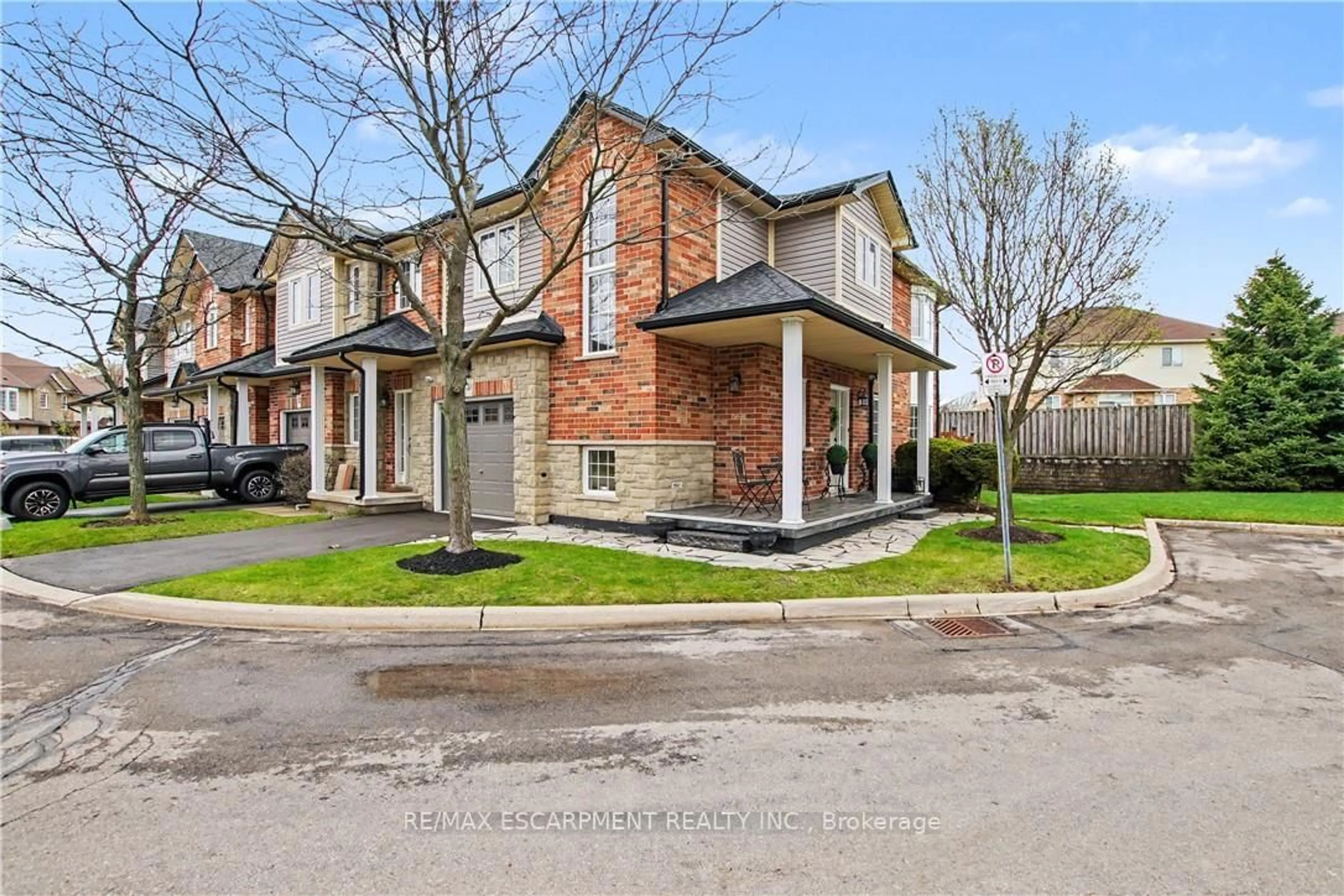 Home with brick exterior material, street for 60 Cloverleaf Dr #31, Hamilton Ontario L9K 1S8