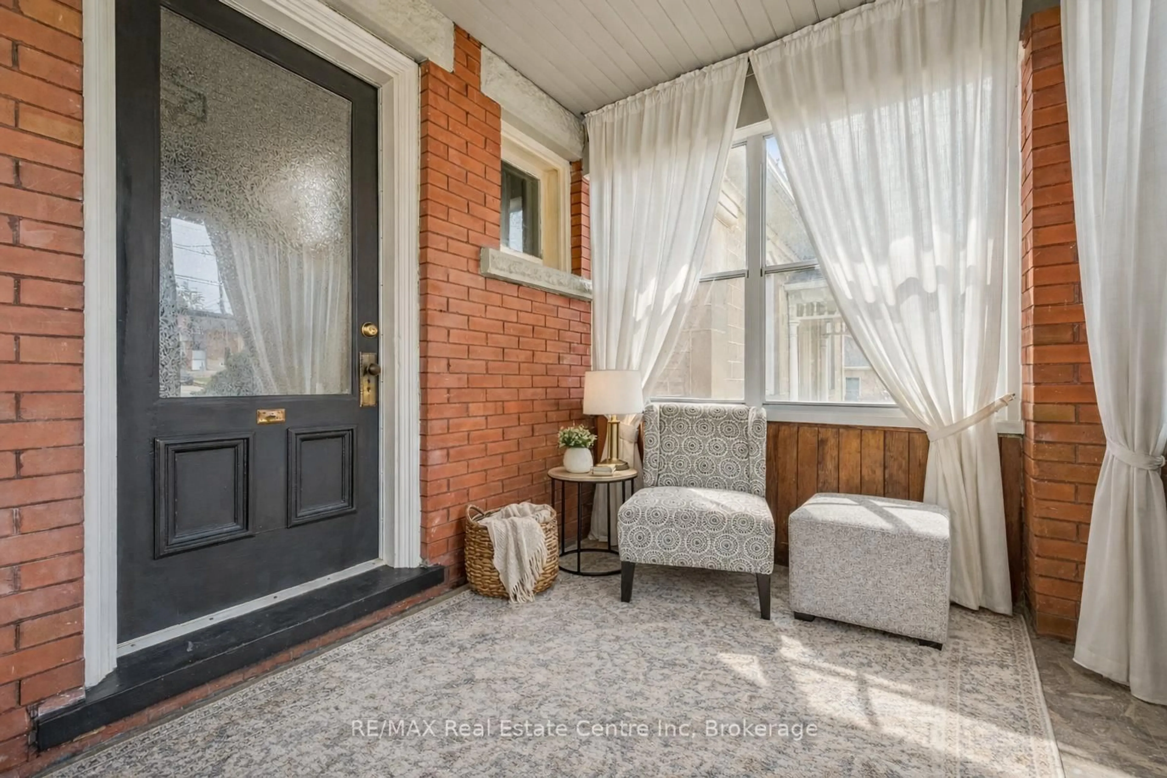 Indoor entryway for 166 WATERLOO Ave, Guelph Ontario N1H 3J1