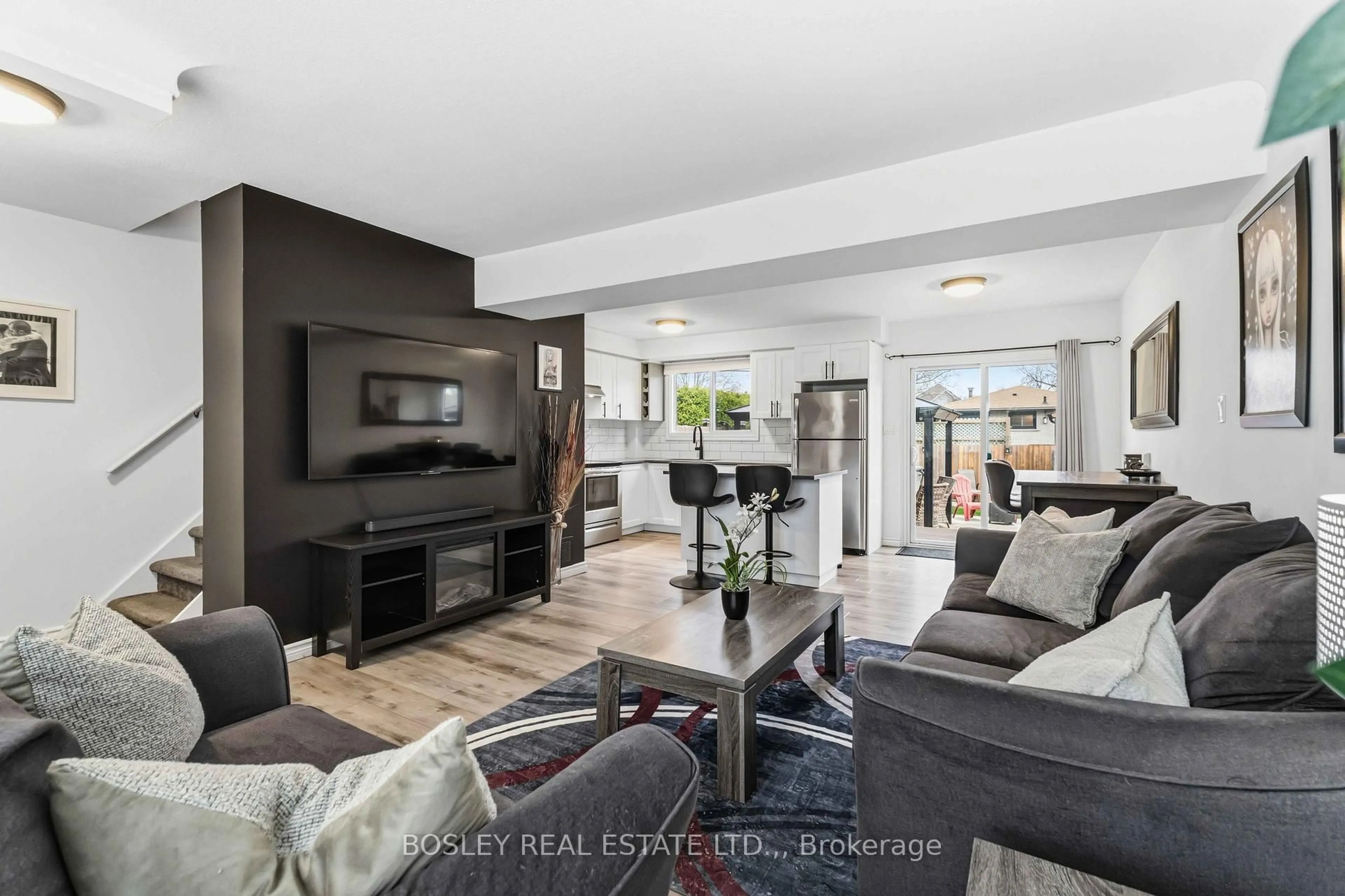 Living room with furniture, unknown for 75 Wildwood Rd, St. Catharines Ontario L2M 1E1