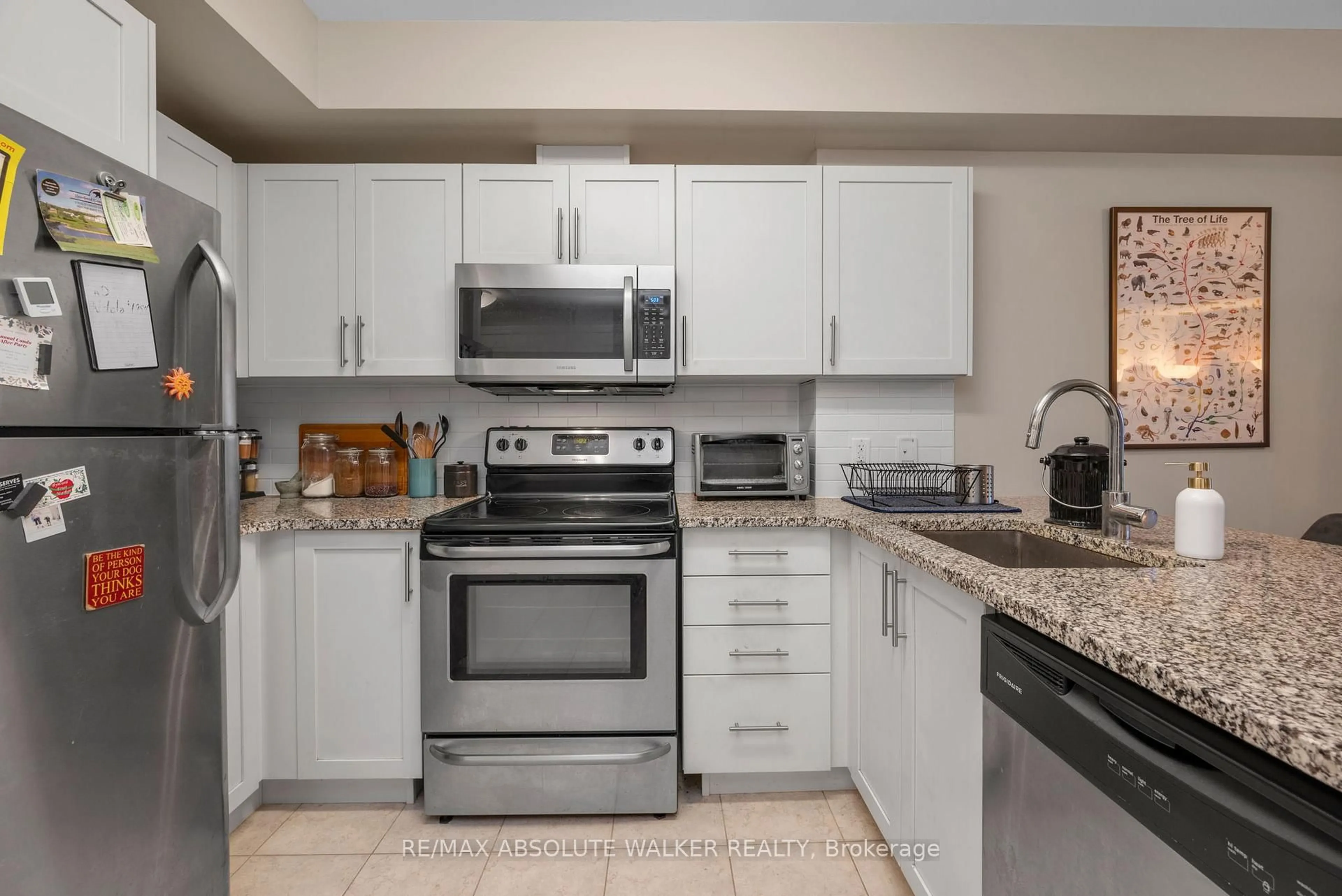Standard kitchen, ceramic/tile floor for 195 Besserer St #1003, Ottawa Ontario K1N 0B6