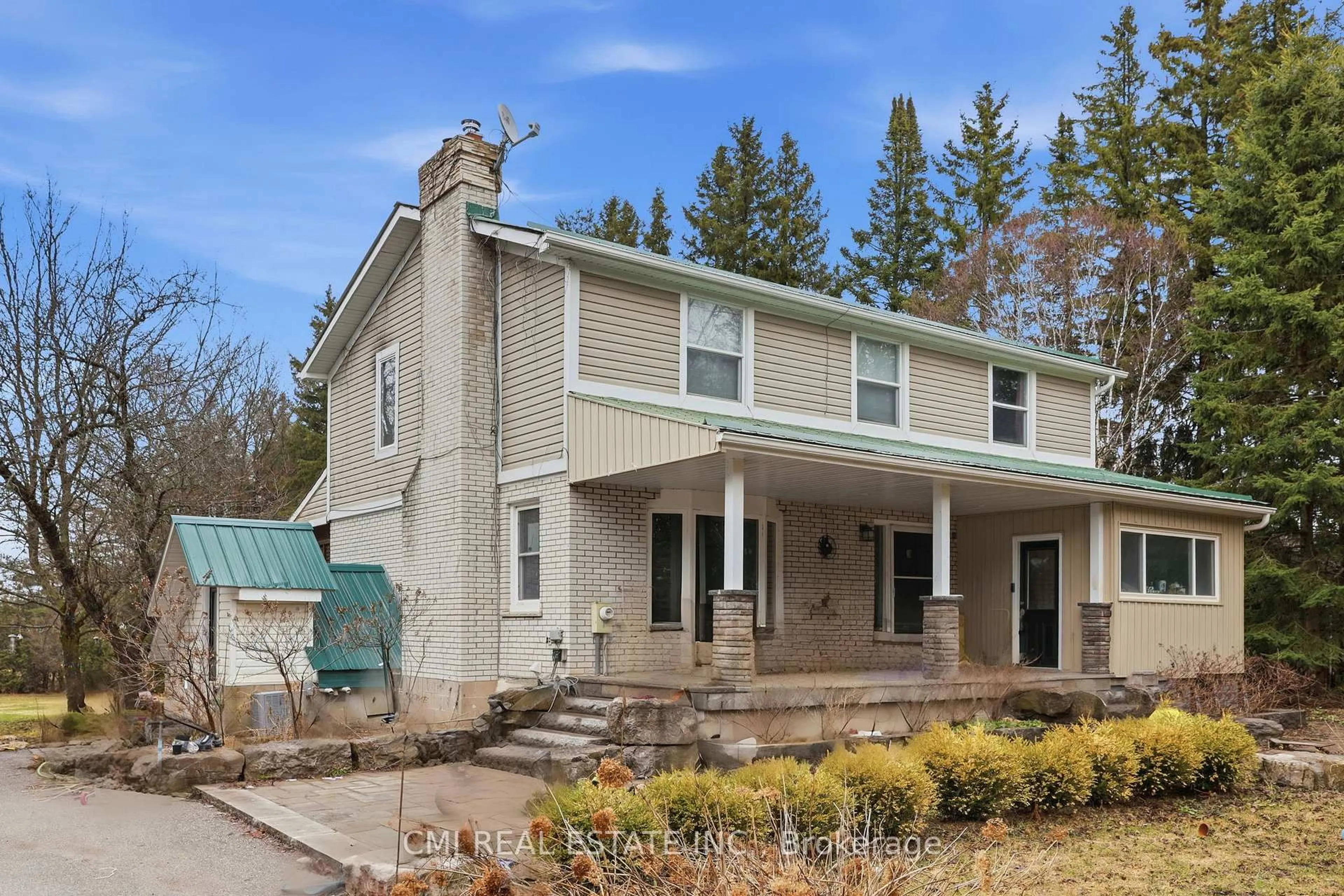 Home with vinyl exterior material, unknown for 5607 Tenth Line, Erin Ontario N0B 1T0