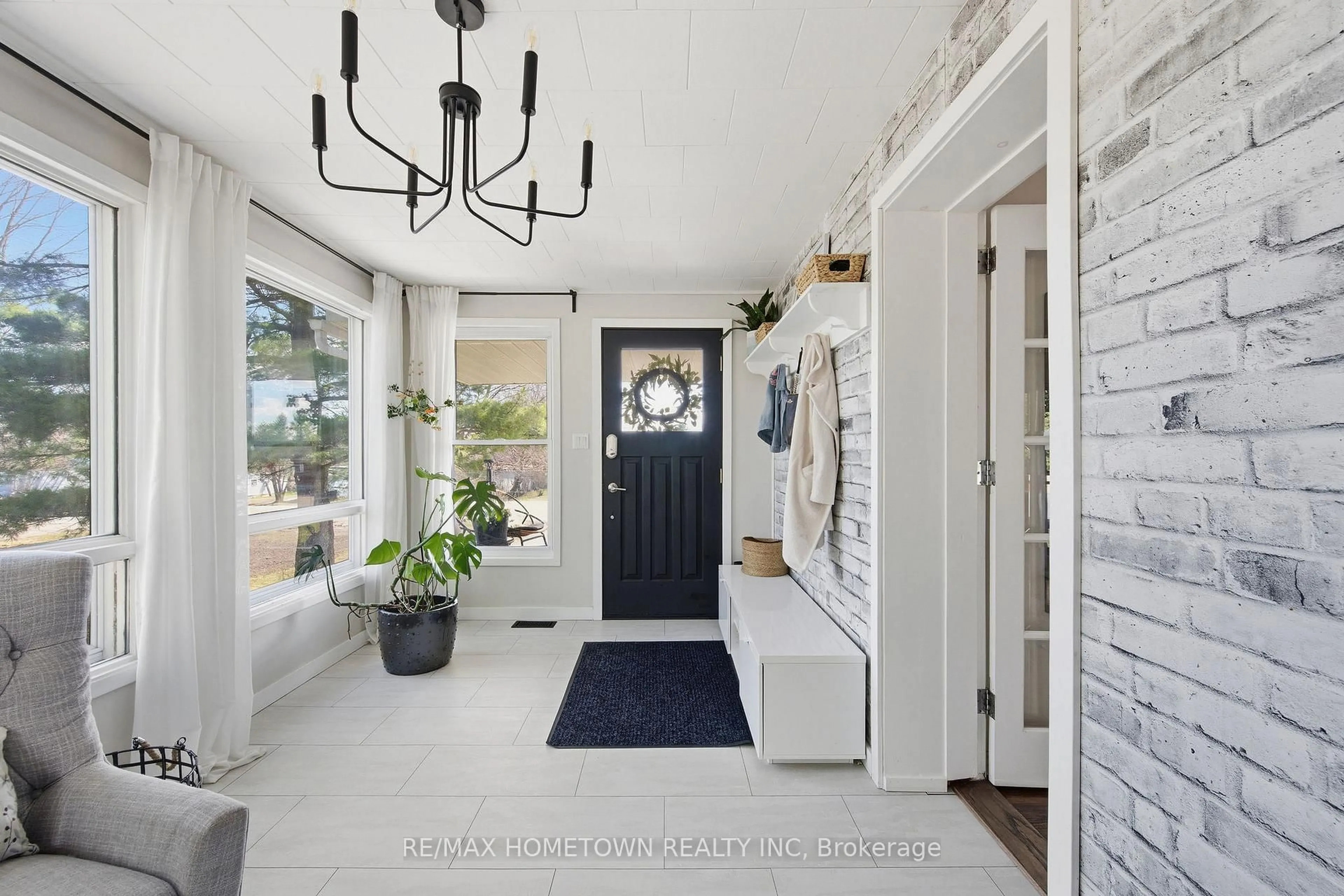 Indoor entryway for 316 County  Road 16 Rd, Elizabethtown-Kitley Ontario K0G 1G0