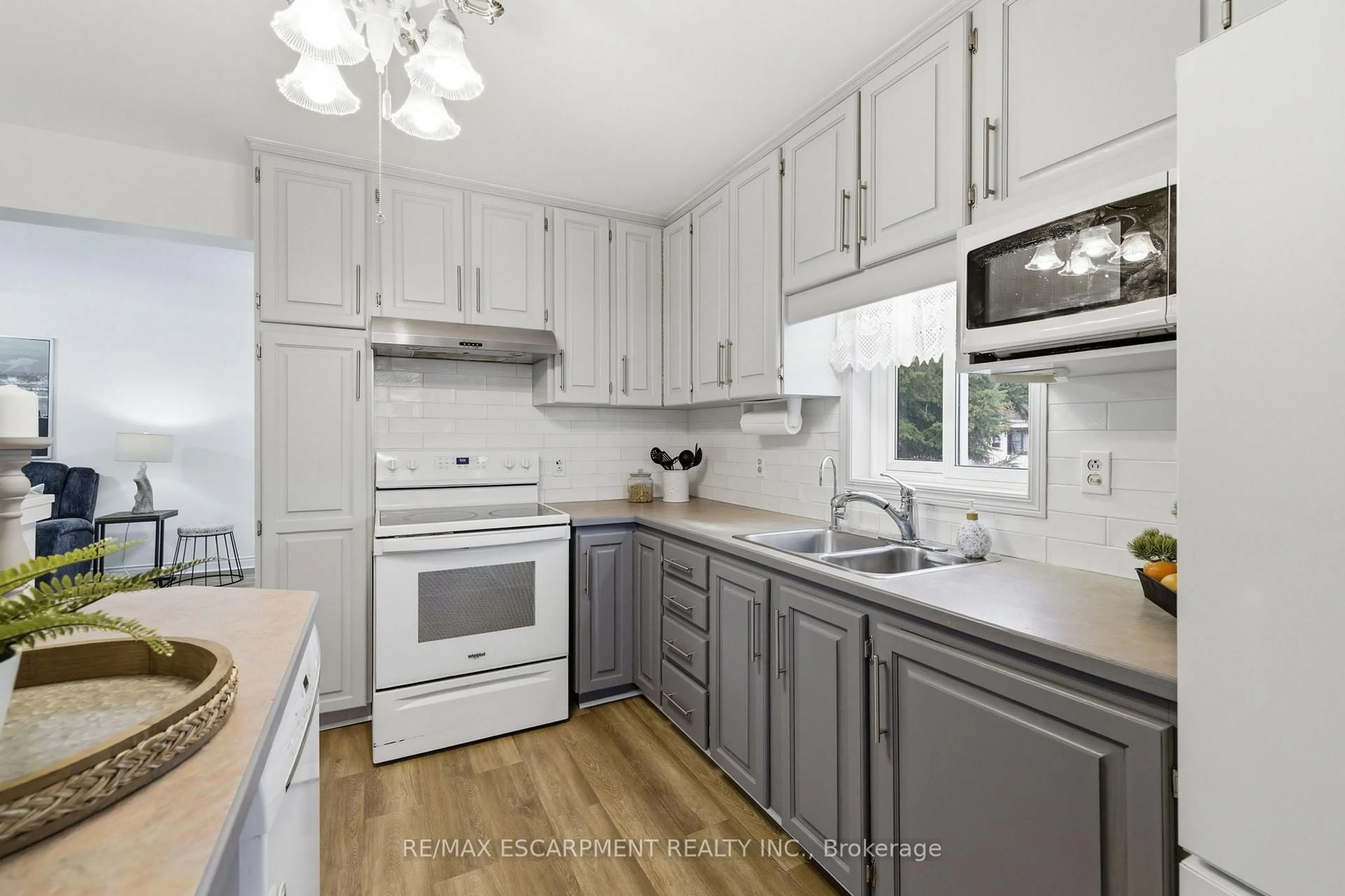 Open concept kitchen, unknown for 138 Glenholme Ave, Hamilton Ontario L8K 3L7