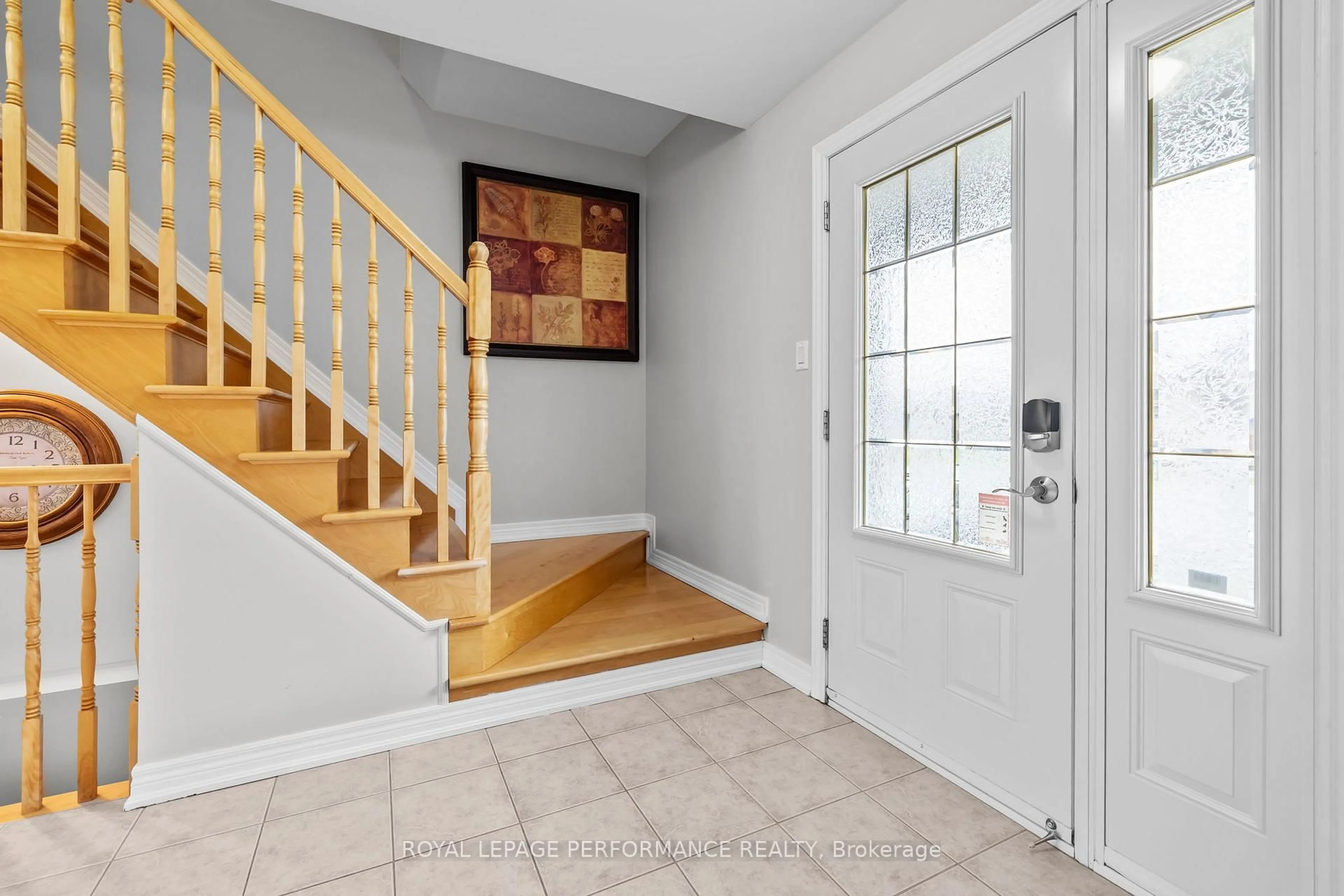 Indoor entryway for 23 Anita Circ, The Nation Ontario K0A 2M0