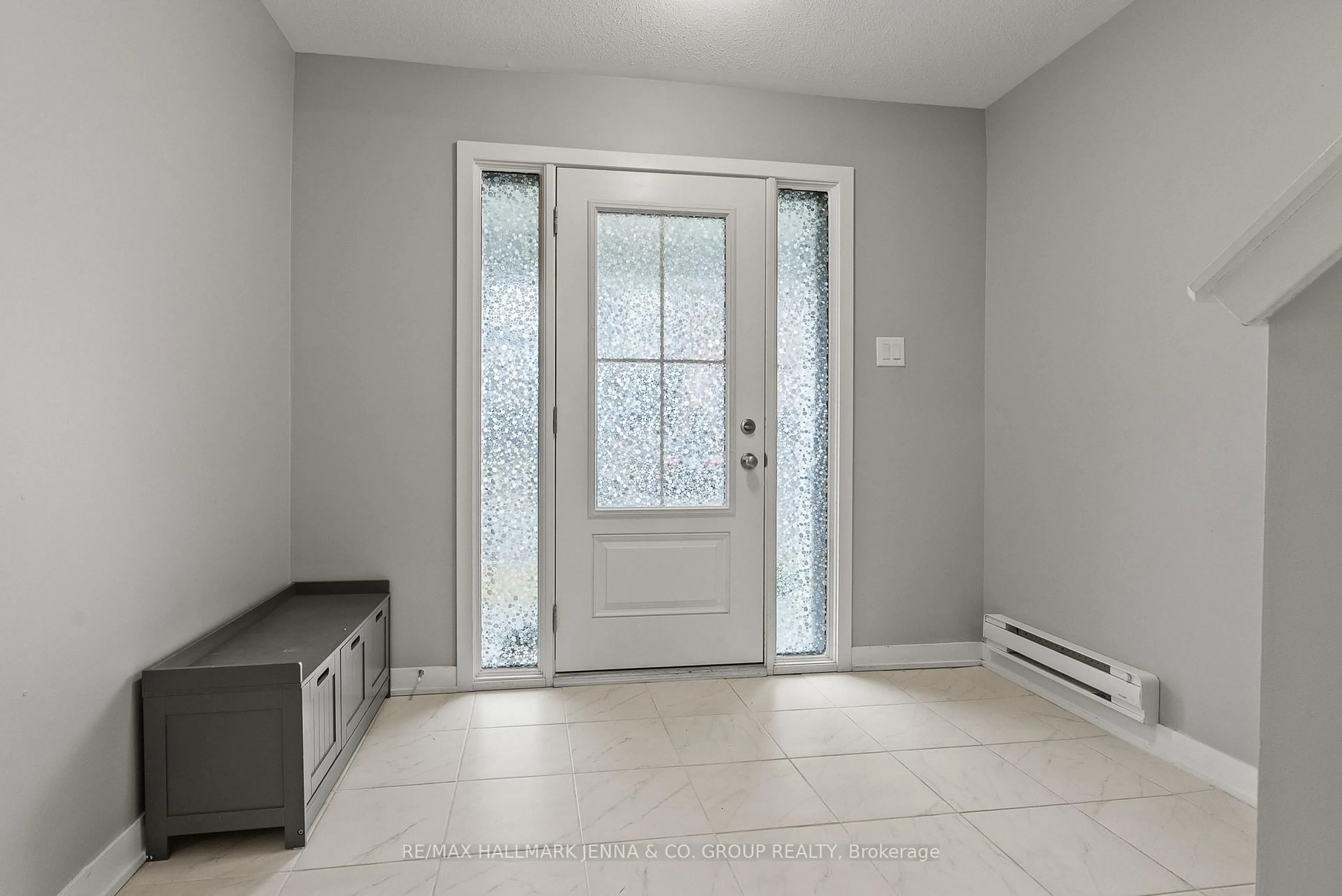 Indoor entryway for 146 Anthracite Private, Ottawa Ontario K2J 7C8