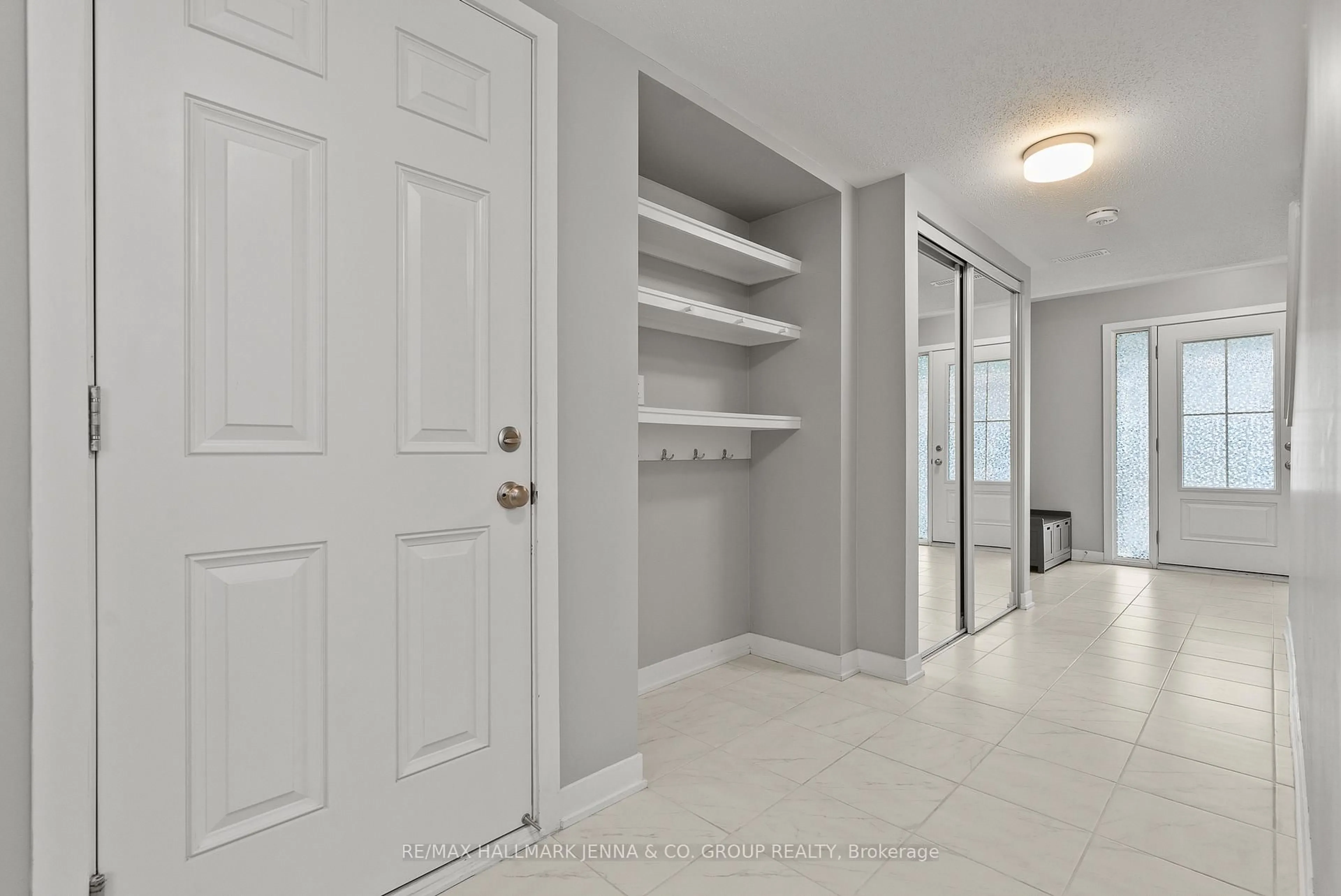 Indoor entryway for 146 Anthracite Private, Ottawa Ontario K2J 7C8