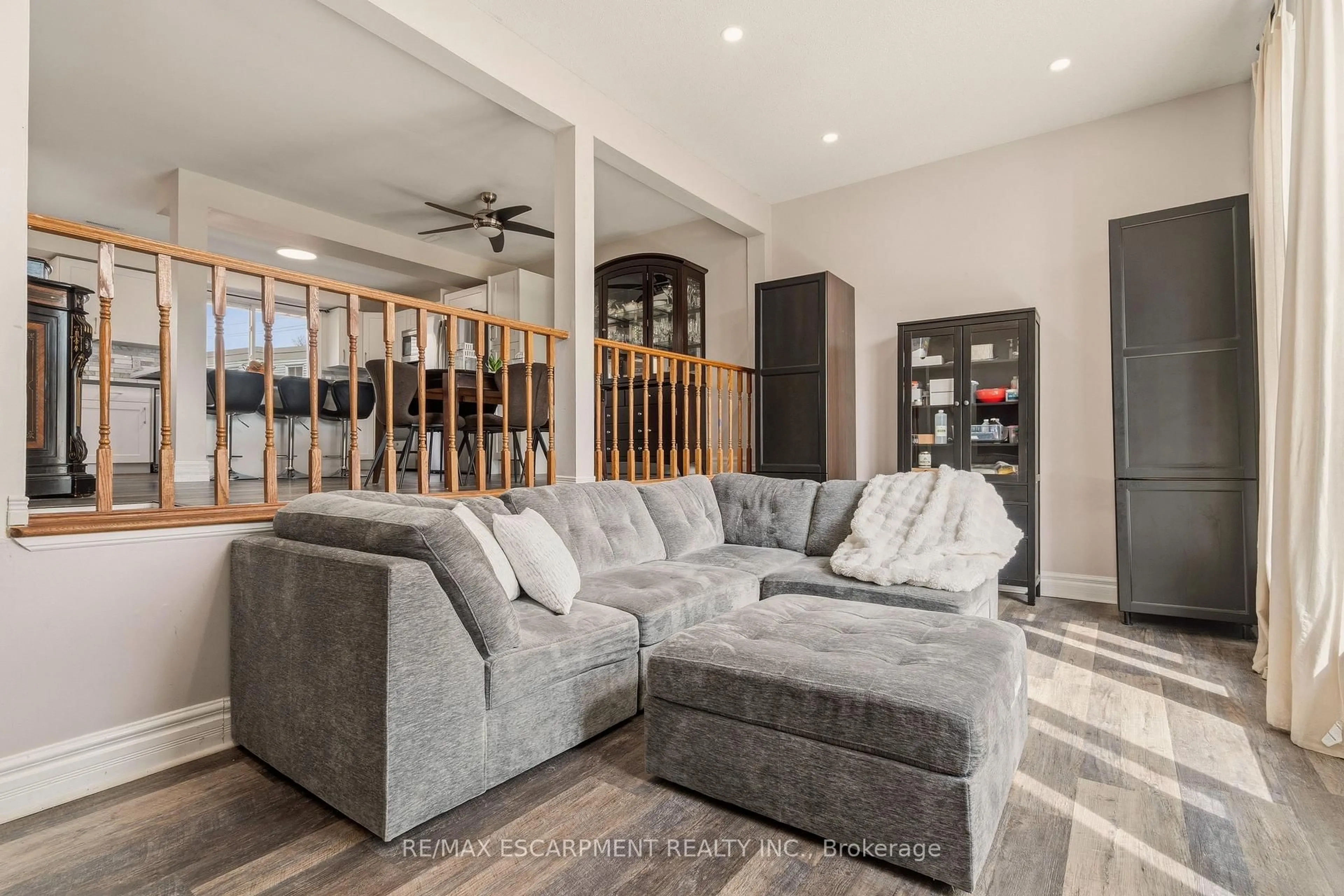 Living room with furniture, unknown for 23 Watsons Lane #6, Hamilton Ontario L9H 5G9