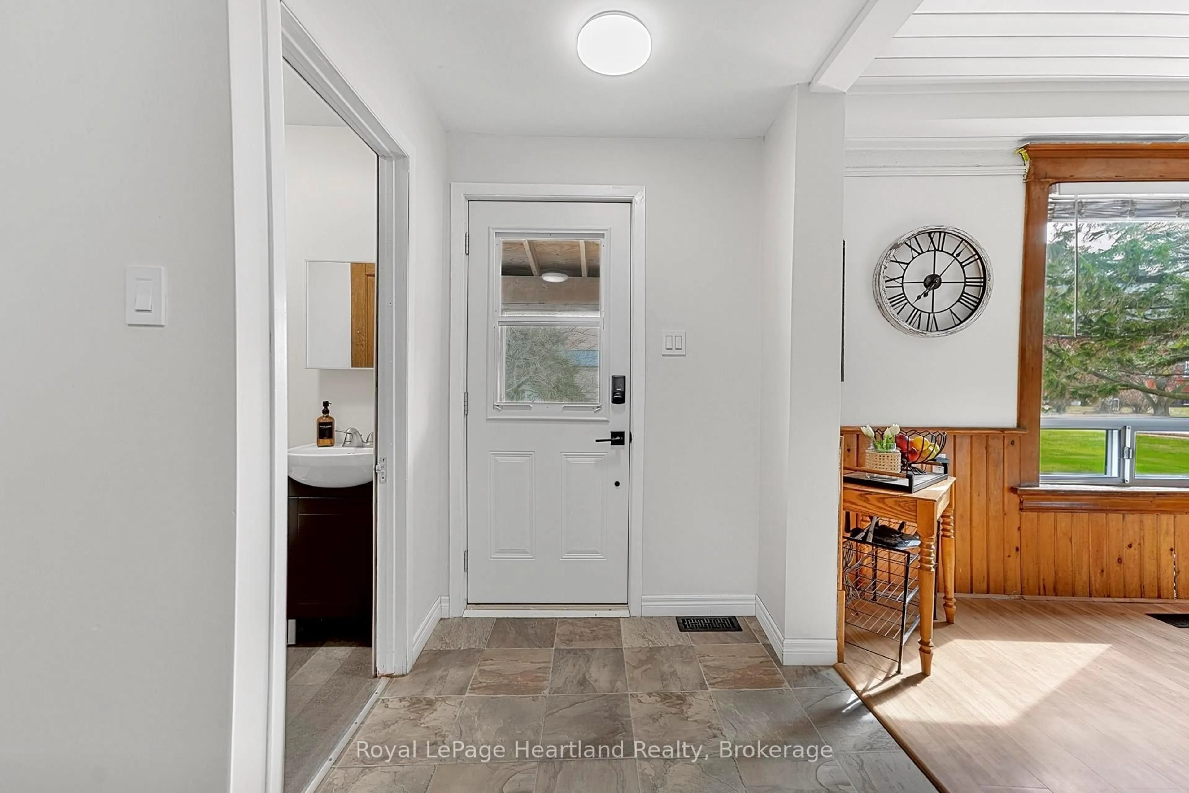 Indoor entryway for 84688 Bluewater Highway, Ashfield-Colborne-Wawanosh Ontario N7A 3X9